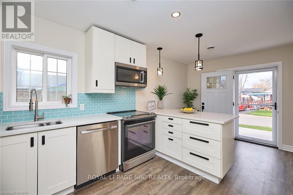 38 Lincoln Road E, Fort Erie (Crystal Beach), Ontario  L0S 1B0 - Photo 12 - X11947981