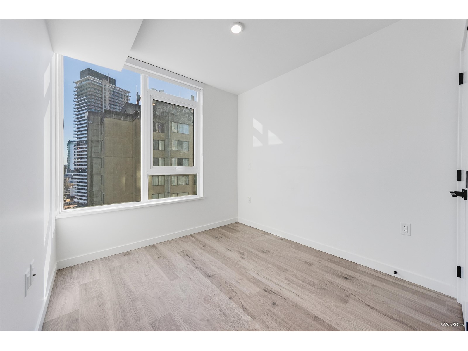 1307 10448 University Drive, Surrey, British Columbia  V3T 0S7 - Photo 10 - R2961651