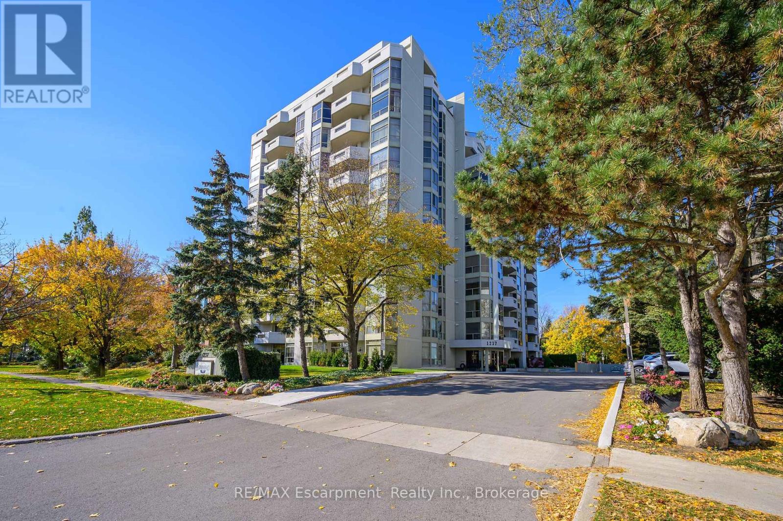 Property at 301 - 1237 NORTH SHORE BOULEVARD E image 2