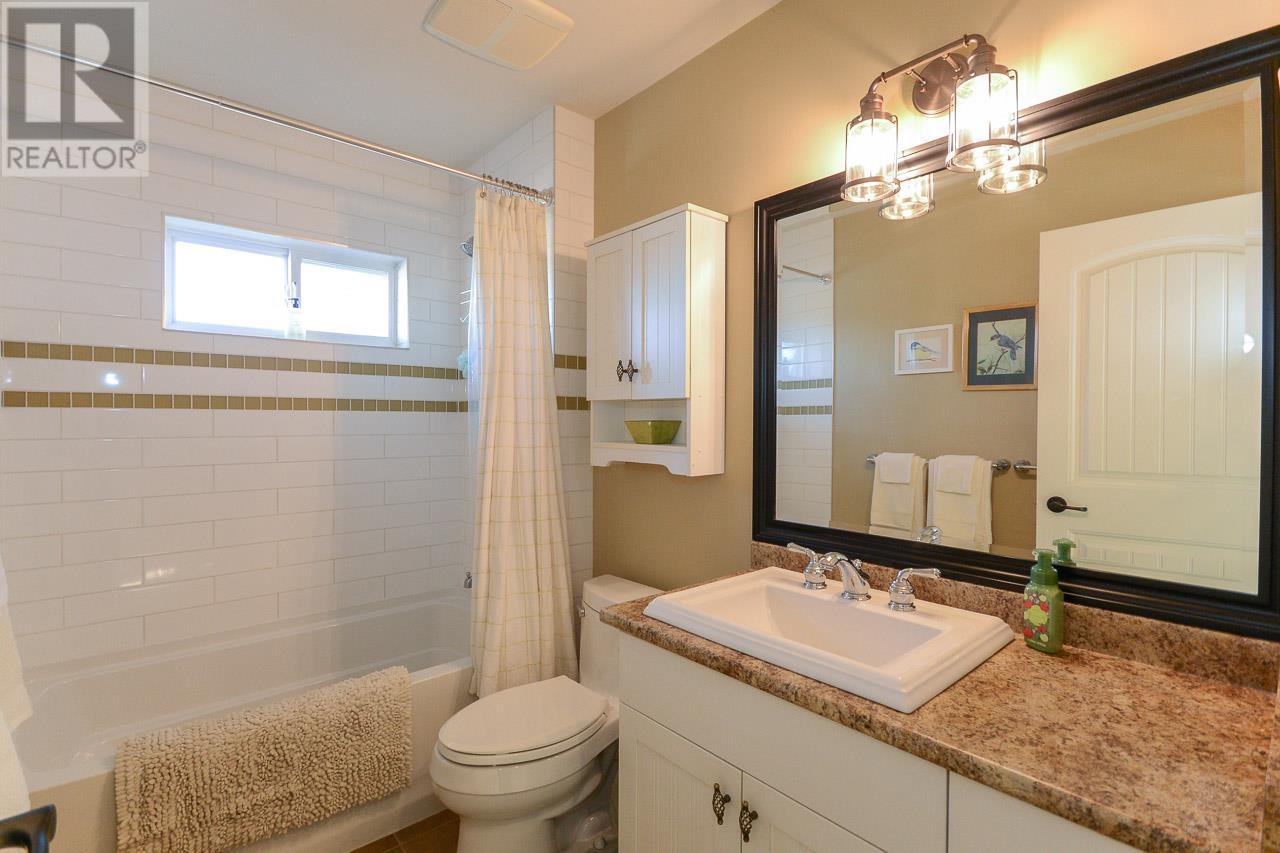 Listing Picture 33 of 40 : 3711 PLEASANT STREET, Richmond / 烈治文 - 魯藝地產 Yvonne Lu Group - MLS Medallion Club Member