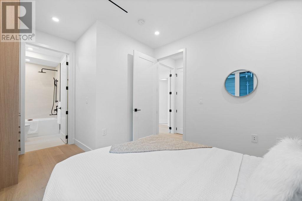 Listing Picture 21 of 40 : 1 3772 W 20TH AVENUE, Vancouver / 溫哥華 - 魯藝地產 Yvonne Lu Group - MLS Medallion Club Member