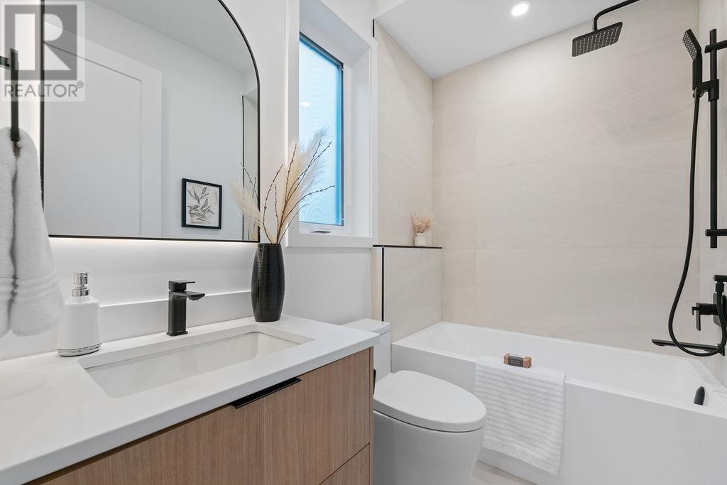 Listing Picture 22 of 40 : 1 3772 W 20TH AVENUE, Vancouver / 溫哥華 - 魯藝地產 Yvonne Lu Group - MLS Medallion Club Member
