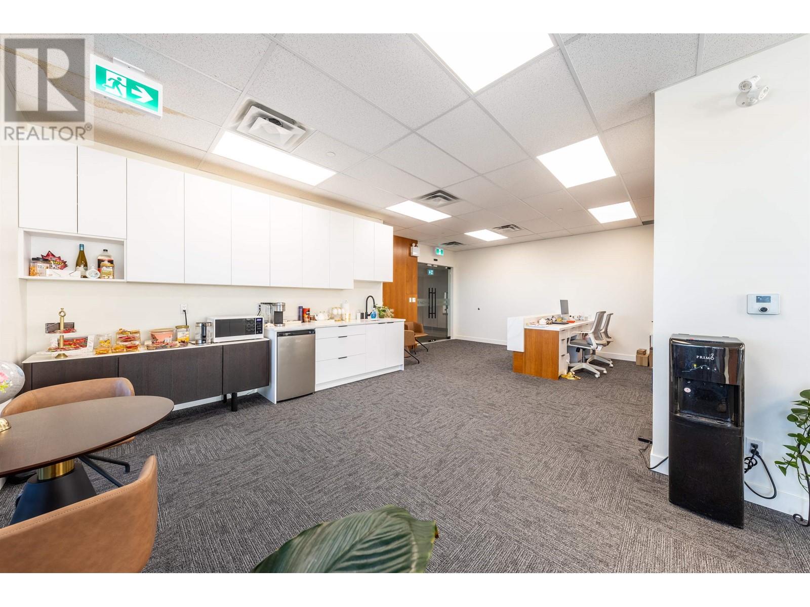 Listing Picture 17 of 27 : 1215 6388 NO. 3 ROAD, Richmond / 烈治文 - 魯藝地產 Yvonne Lu Group - MLS Medallion Club Member