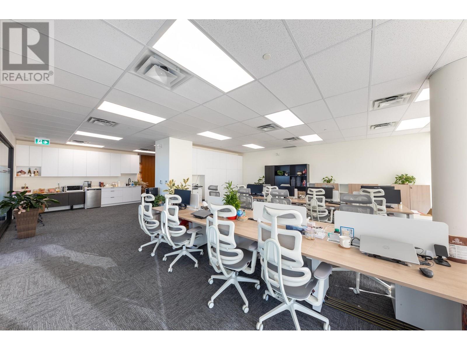 Listing Picture 19 of 27 : 1215 6388 NO. 3 ROAD, Richmond / 烈治文 - 魯藝地產 Yvonne Lu Group - MLS Medallion Club Member