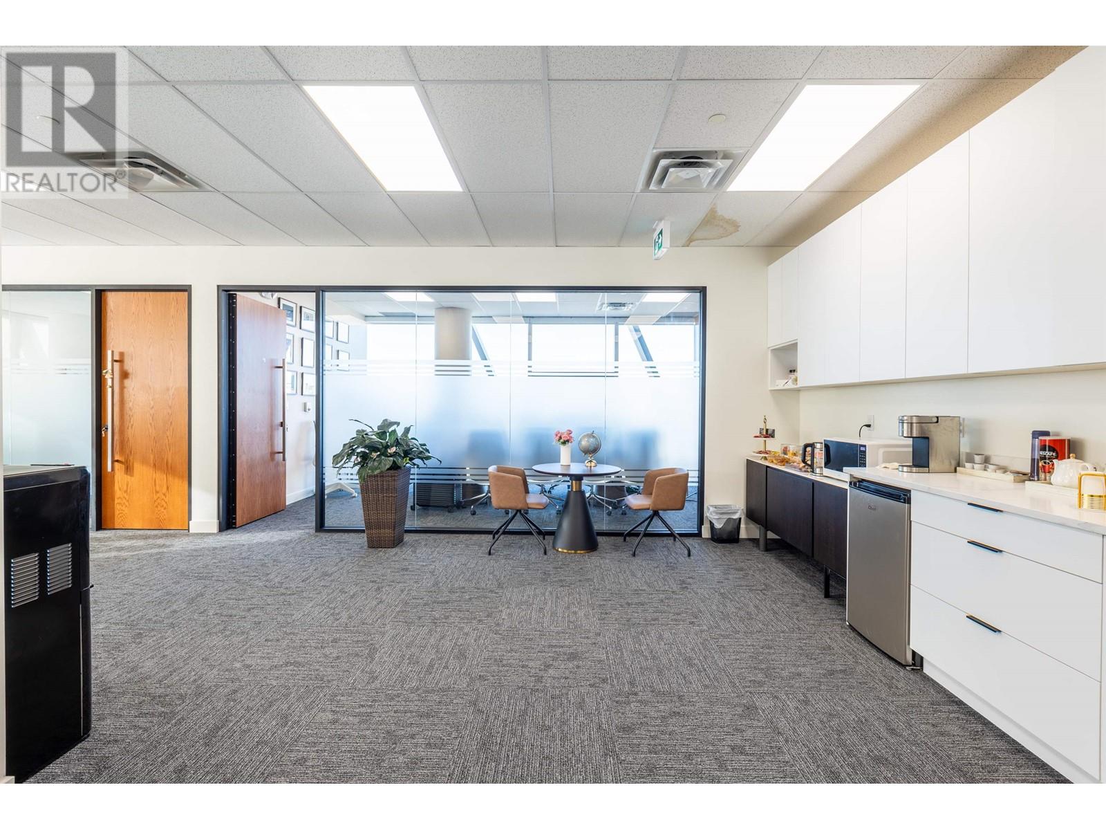 Listing Picture 12 of 27 : 1215 6388 NO. 3 ROAD, Richmond / 烈治文 - 魯藝地產 Yvonne Lu Group - MLS Medallion Club Member