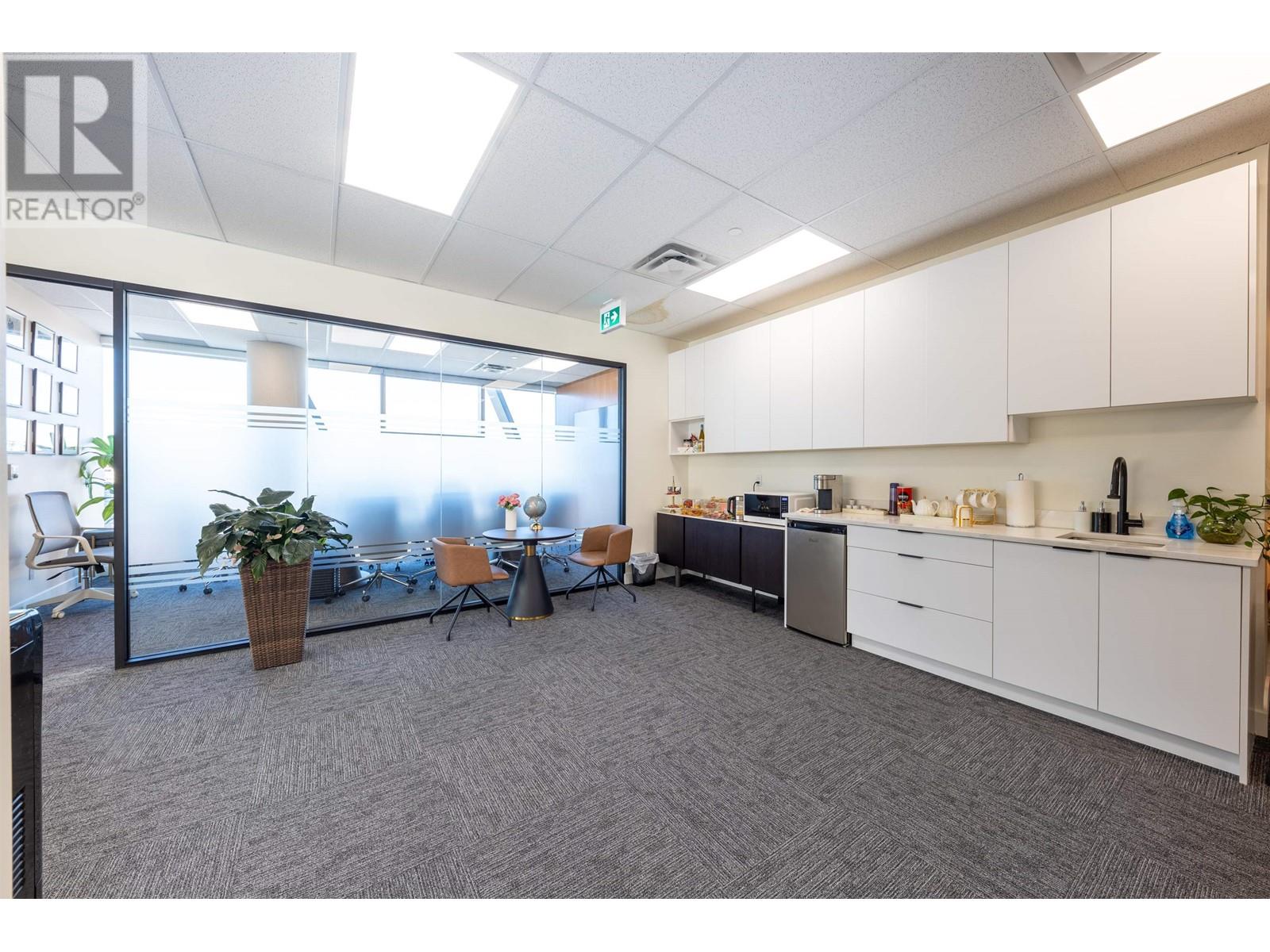 Listing Picture 8 of 27 : 1215 6388 NO. 3 ROAD, Richmond / 烈治文 - 魯藝地產 Yvonne Lu Group - MLS Medallion Club Member