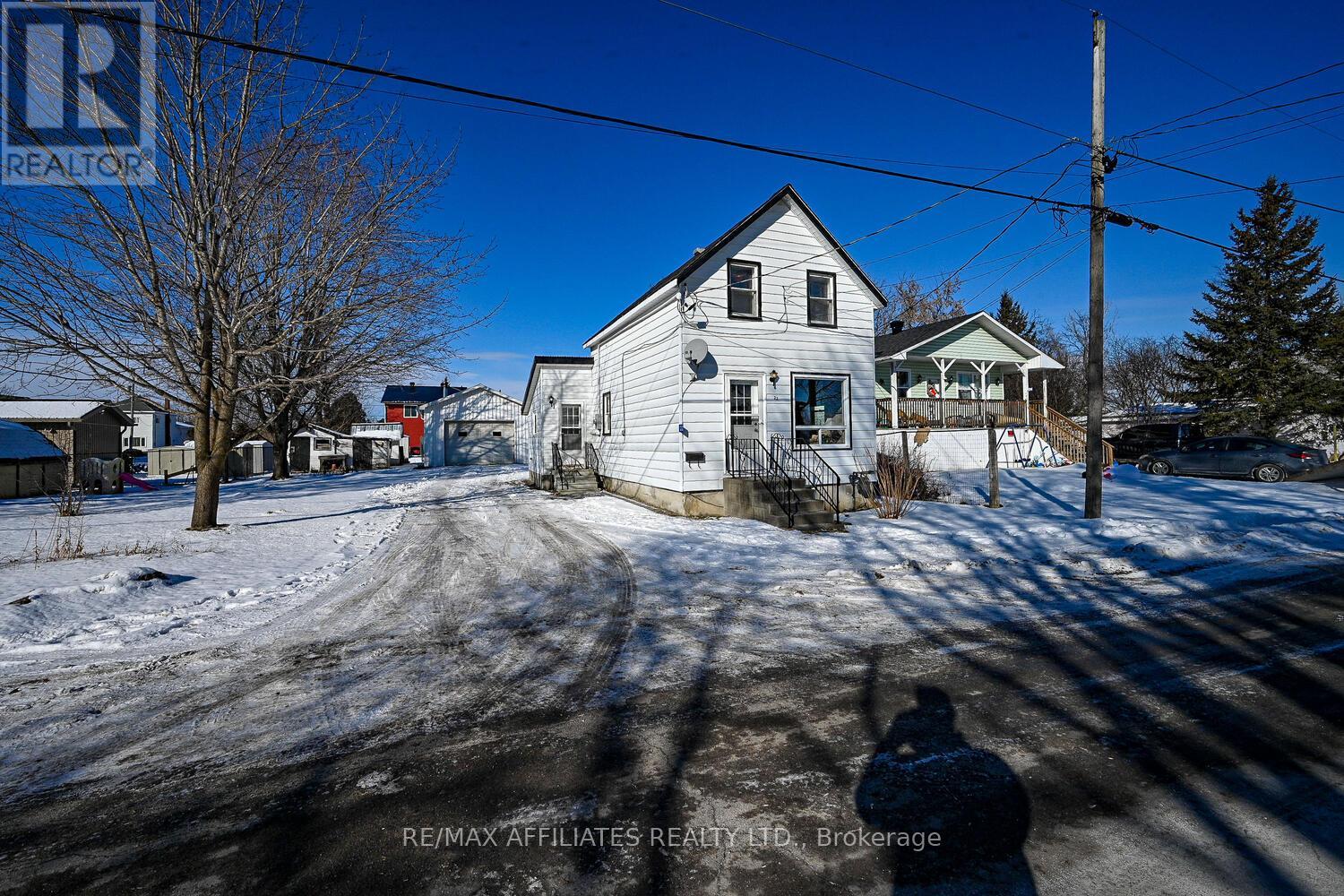 22 Second Street, Montague, Ontario  K7A 3G9 - Photo 1 - X11948042