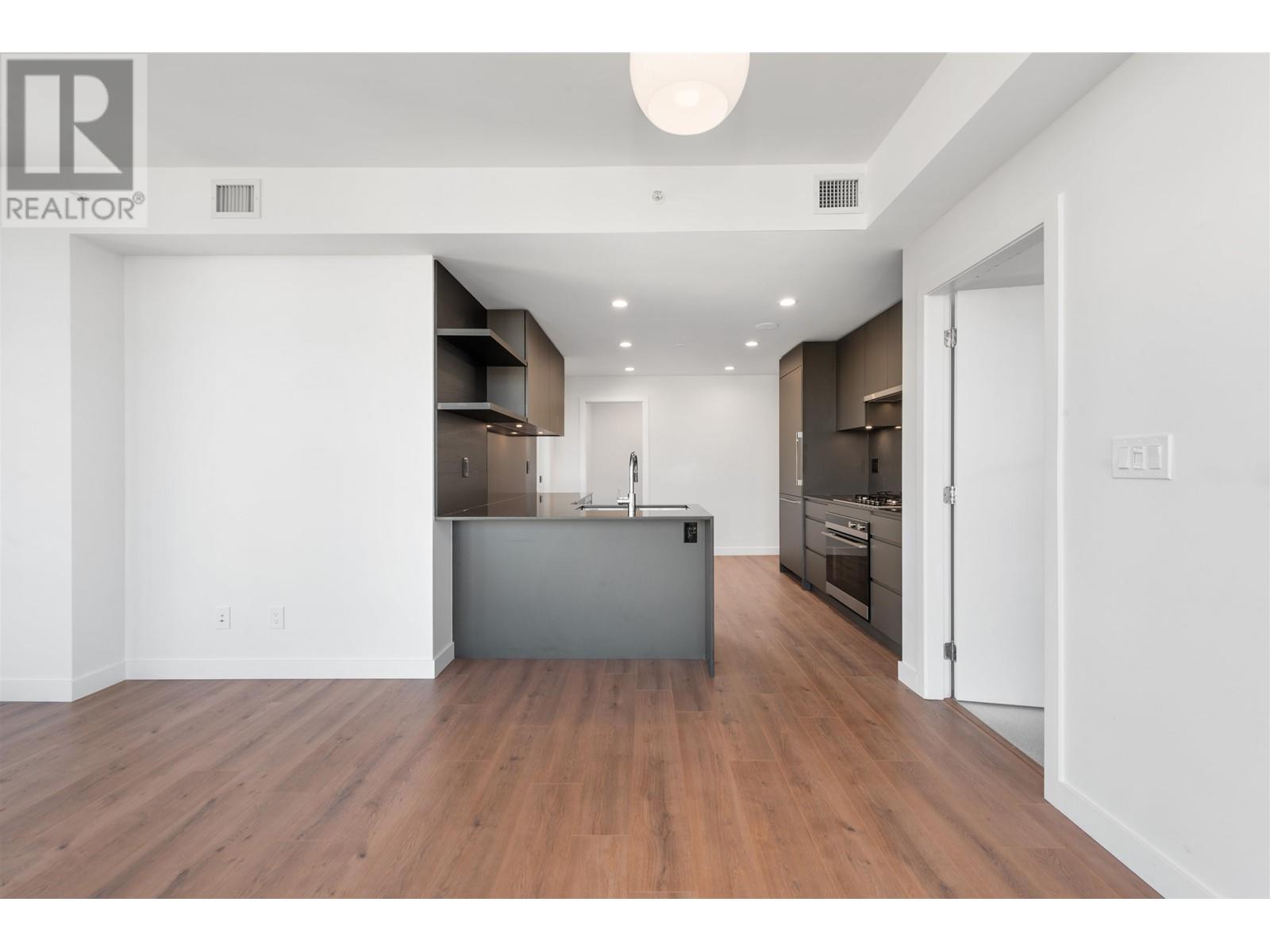 Listing Picture 11 of 37 : 2606 2181 MADISON AVENUE, Burnaby / 本拿比 - 魯藝地產 Yvonne Lu Group - MLS Medallion Club Member