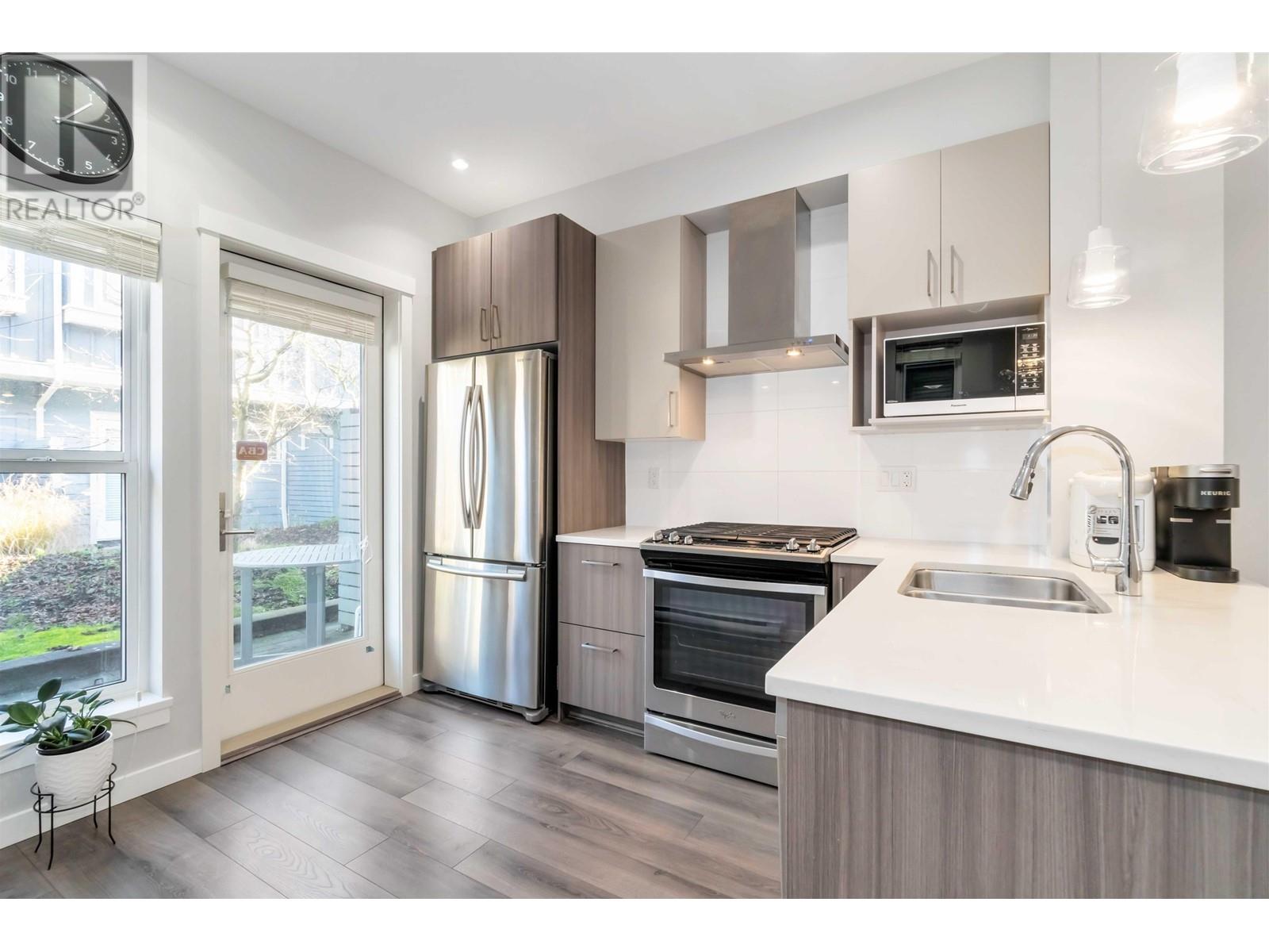Listing Picture 7 of 33 : 14 8377 JONES ROAD, Richmond / 烈治文 - 魯藝地產 Yvonne Lu Group - MLS Medallion Club Member