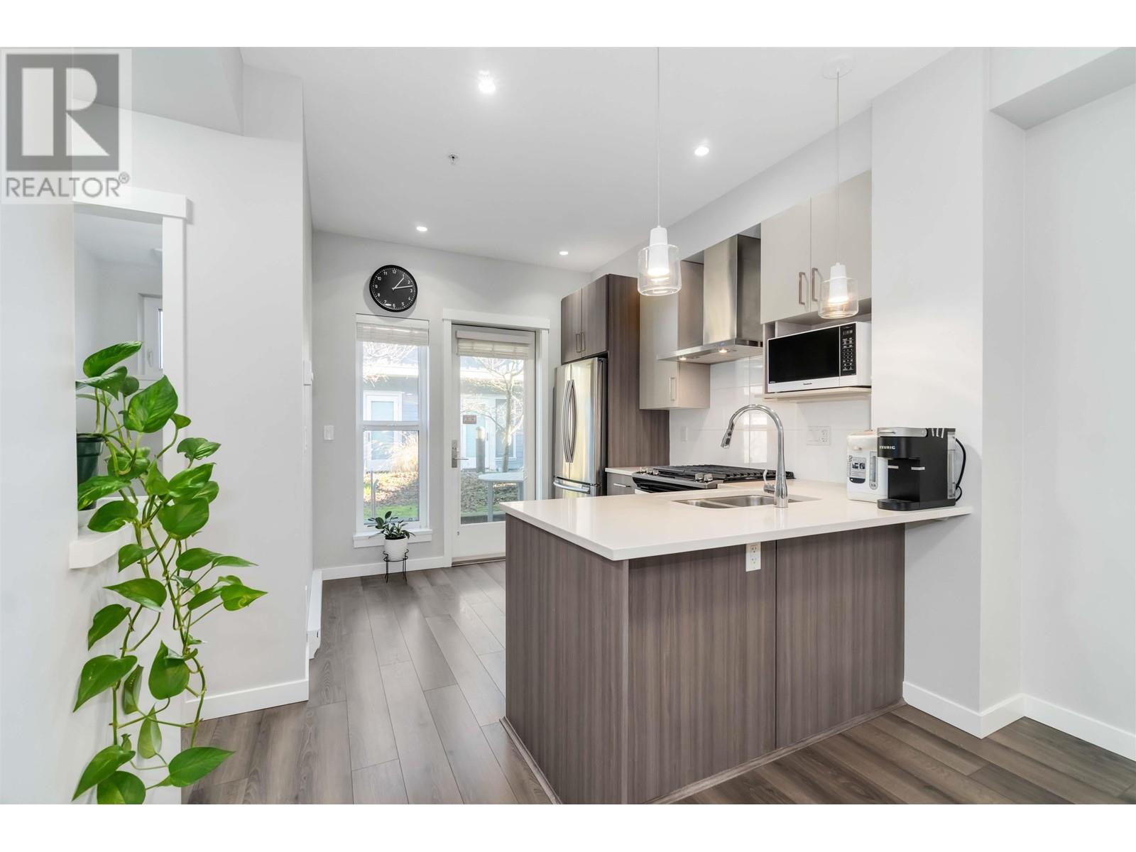 Listing Picture 5 of 33 : 14 8377 JONES ROAD, Richmond / 烈治文 - 魯藝地產 Yvonne Lu Group - MLS Medallion Club Member