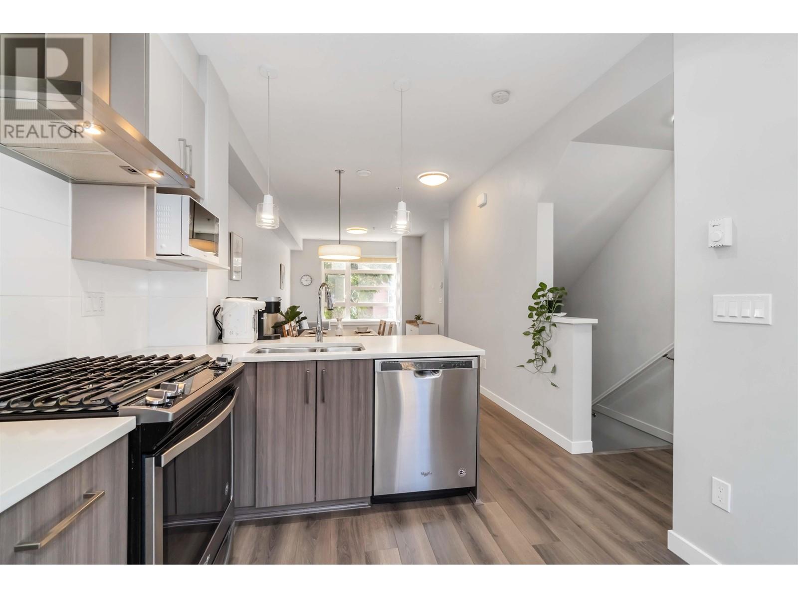 Listing Picture 6 of 33 : 14 8377 JONES ROAD, Richmond / 烈治文 - 魯藝地產 Yvonne Lu Group - MLS Medallion Club Member