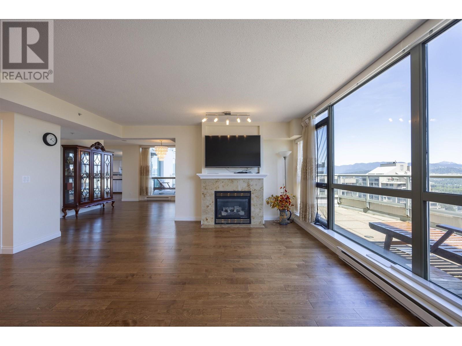 Listing Picture 4 of 27 : 1702 4788 HAZEL STREET, Burnaby / 本拿比 - 魯藝地產 Yvonne Lu Group - MLS Medallion Club Member