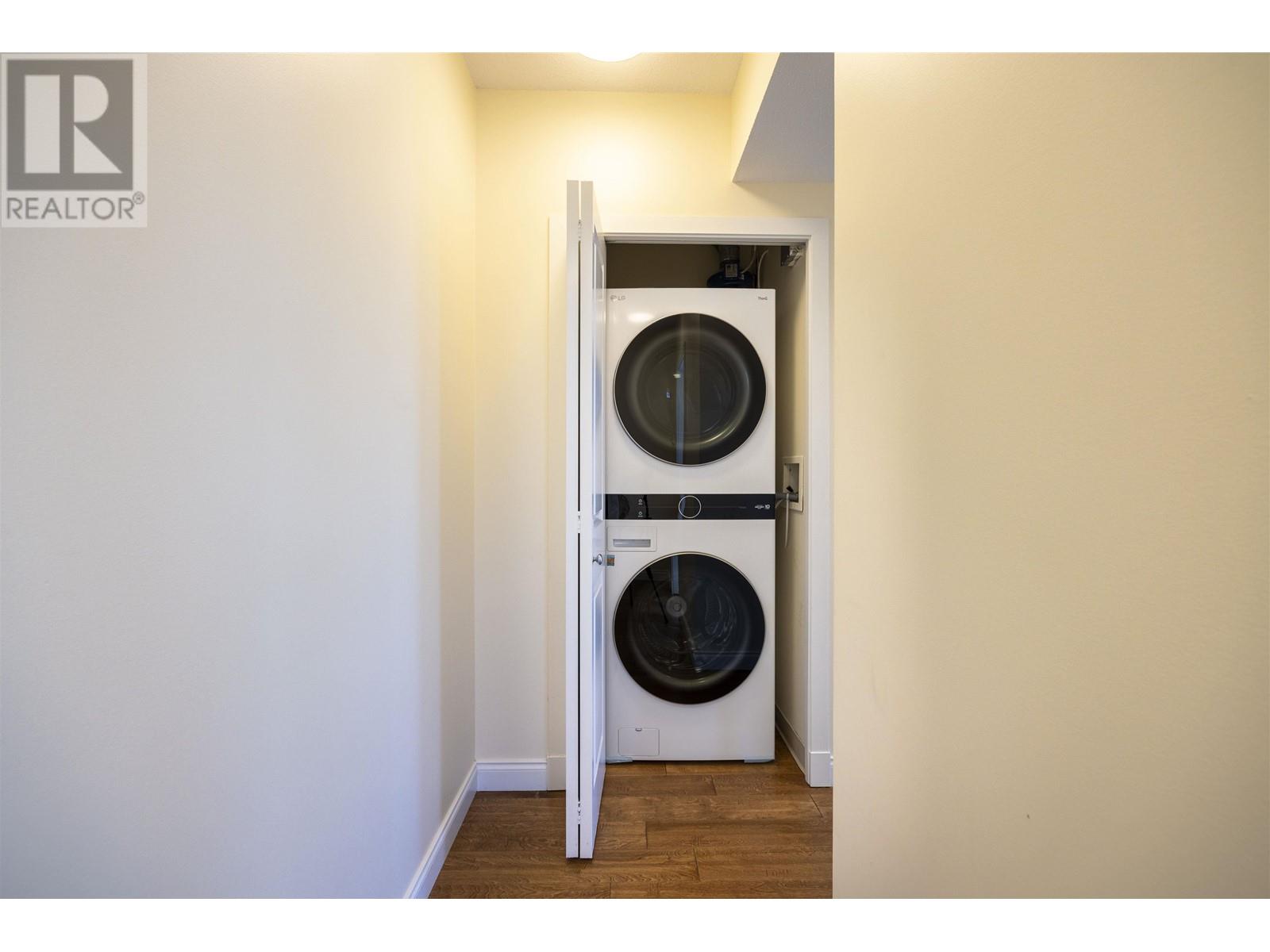 Listing Picture 20 of 27 : 1702 4788 HAZEL STREET, Burnaby / 本拿比 - 魯藝地產 Yvonne Lu Group - MLS Medallion Club Member
