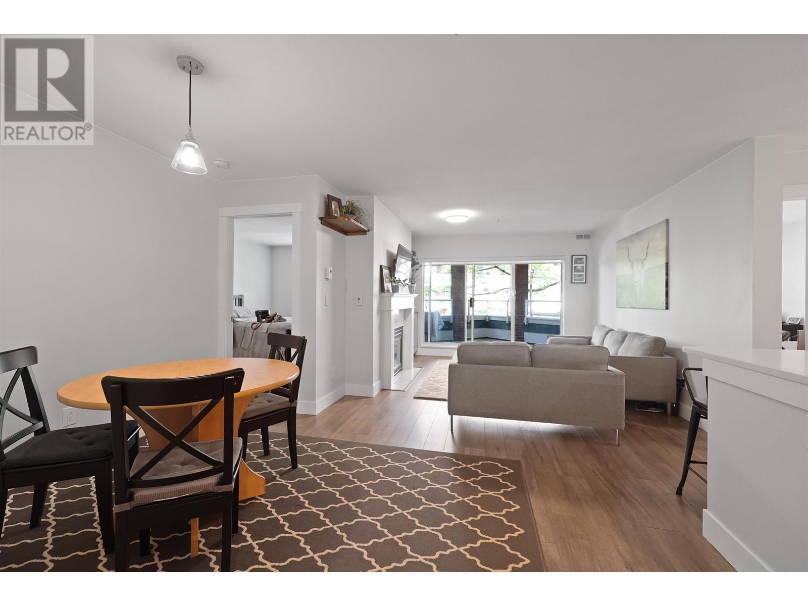 306 128 W 8th Street, North Vancouver, British Columbia  V7M 3M1 - Photo 10 - R2961945