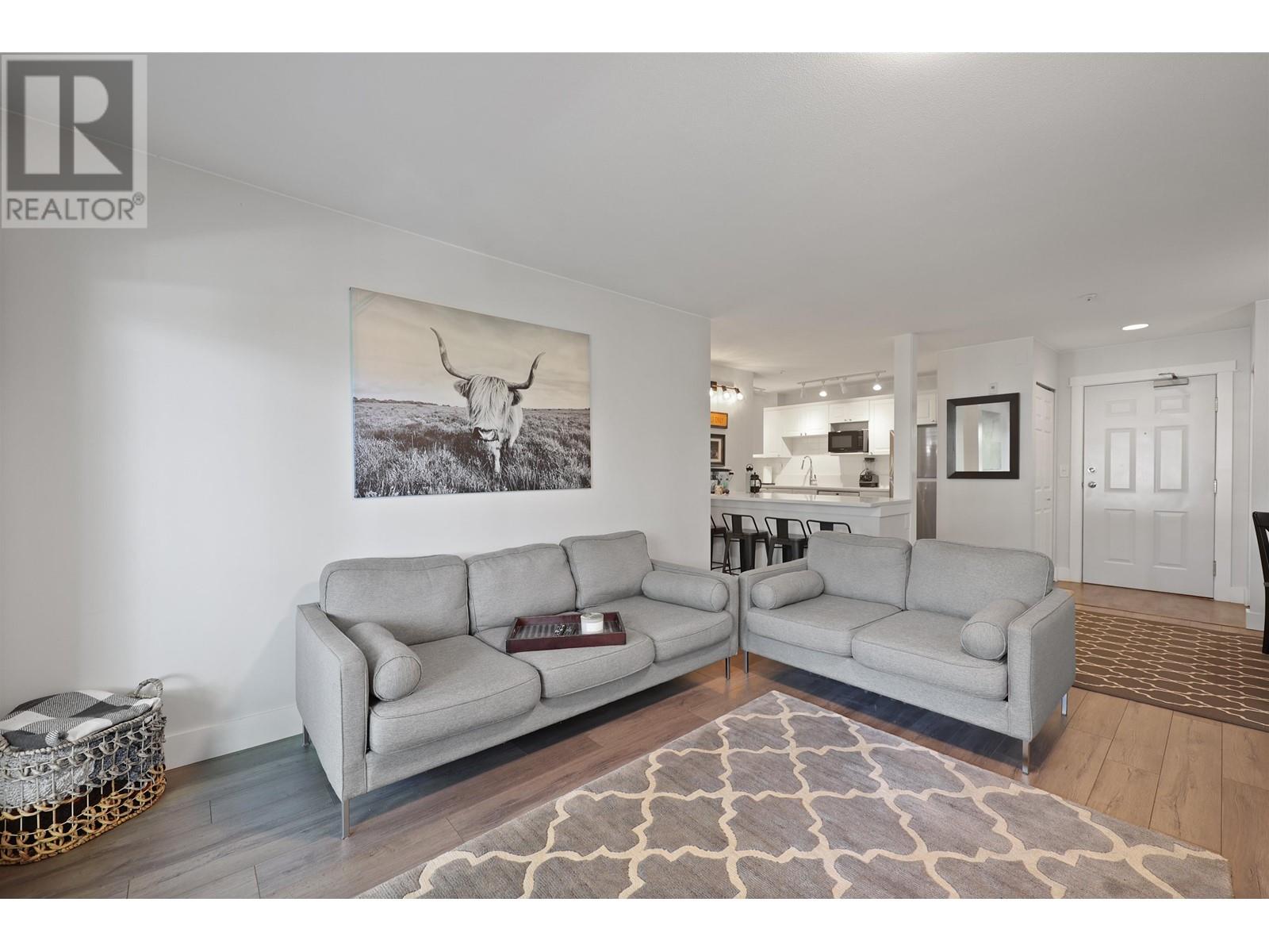 306 128 W 8th Street, North Vancouver, British Columbia  V7M 3M1 - Photo 4 - R2961945