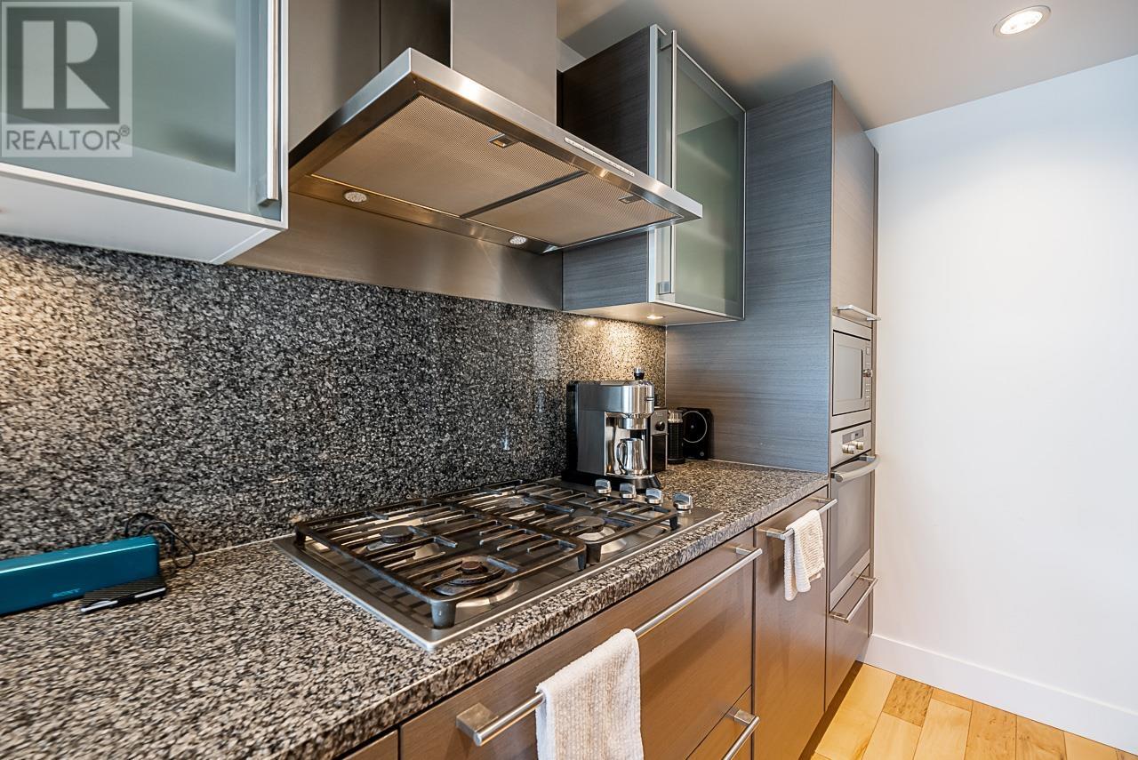 Listing Picture 10 of 22 : 2106 1111 ALBERNI STREET, Vancouver / 溫哥華 - 魯藝地產 Yvonne Lu Group - MLS Medallion Club Member