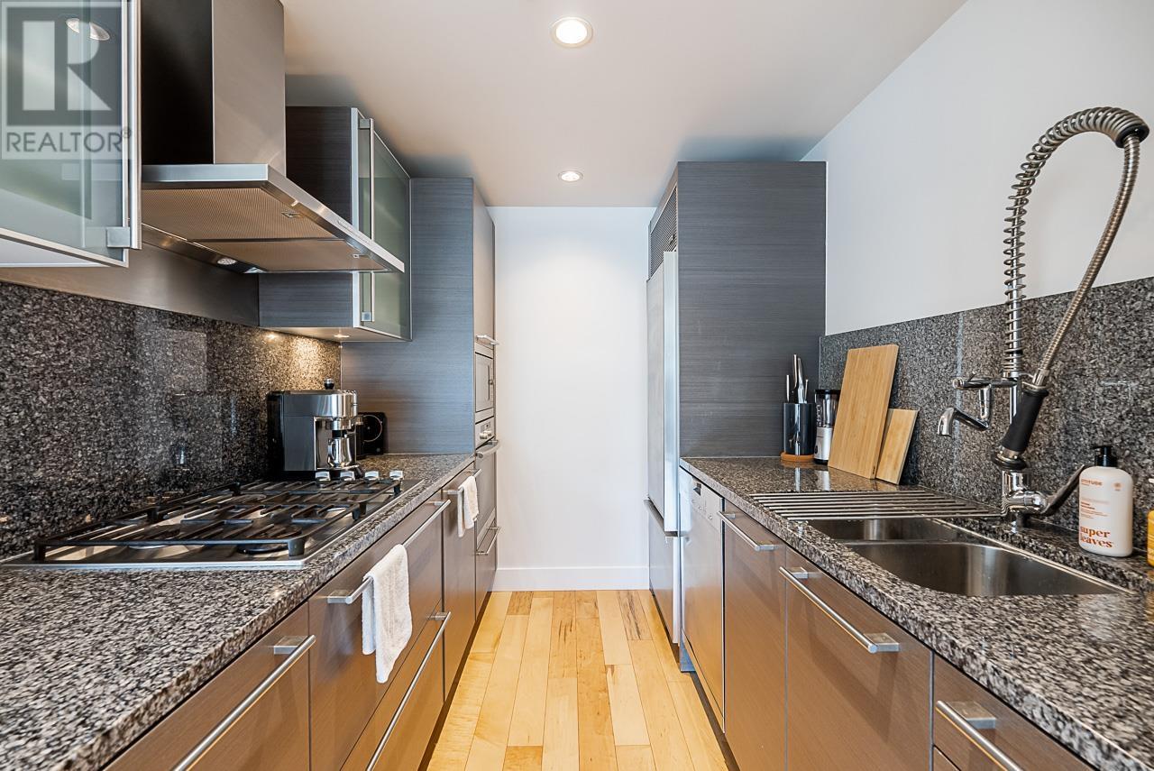 Listing Picture 7 of 22 : 2106 1111 ALBERNI STREET, Vancouver / 溫哥華 - 魯藝地產 Yvonne Lu Group - MLS Medallion Club Member