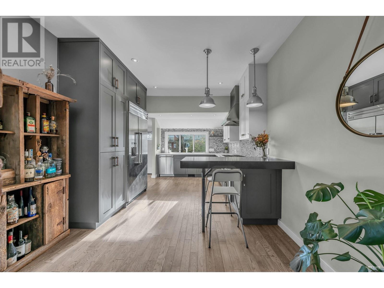 Listing Picture 5 of 40 : 158 E 26TH AVENUE, Vancouver / 溫哥華 - 魯藝地產 Yvonne Lu Group - MLS Medallion Club Member