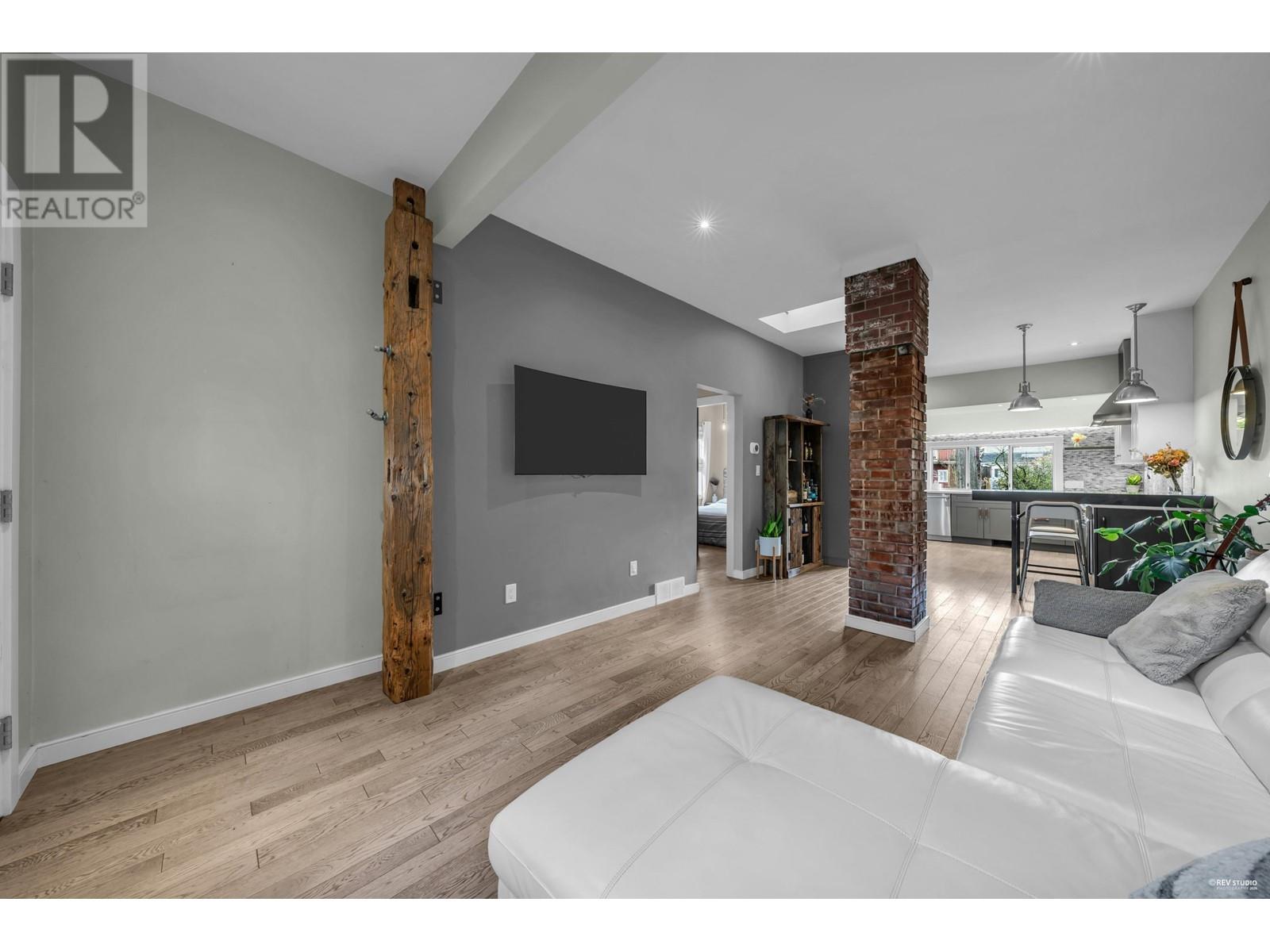 Listing Picture 6 of 40 : 158 E 26TH AVENUE, Vancouver / 溫哥華 - 魯藝地產 Yvonne Lu Group - MLS Medallion Club Member