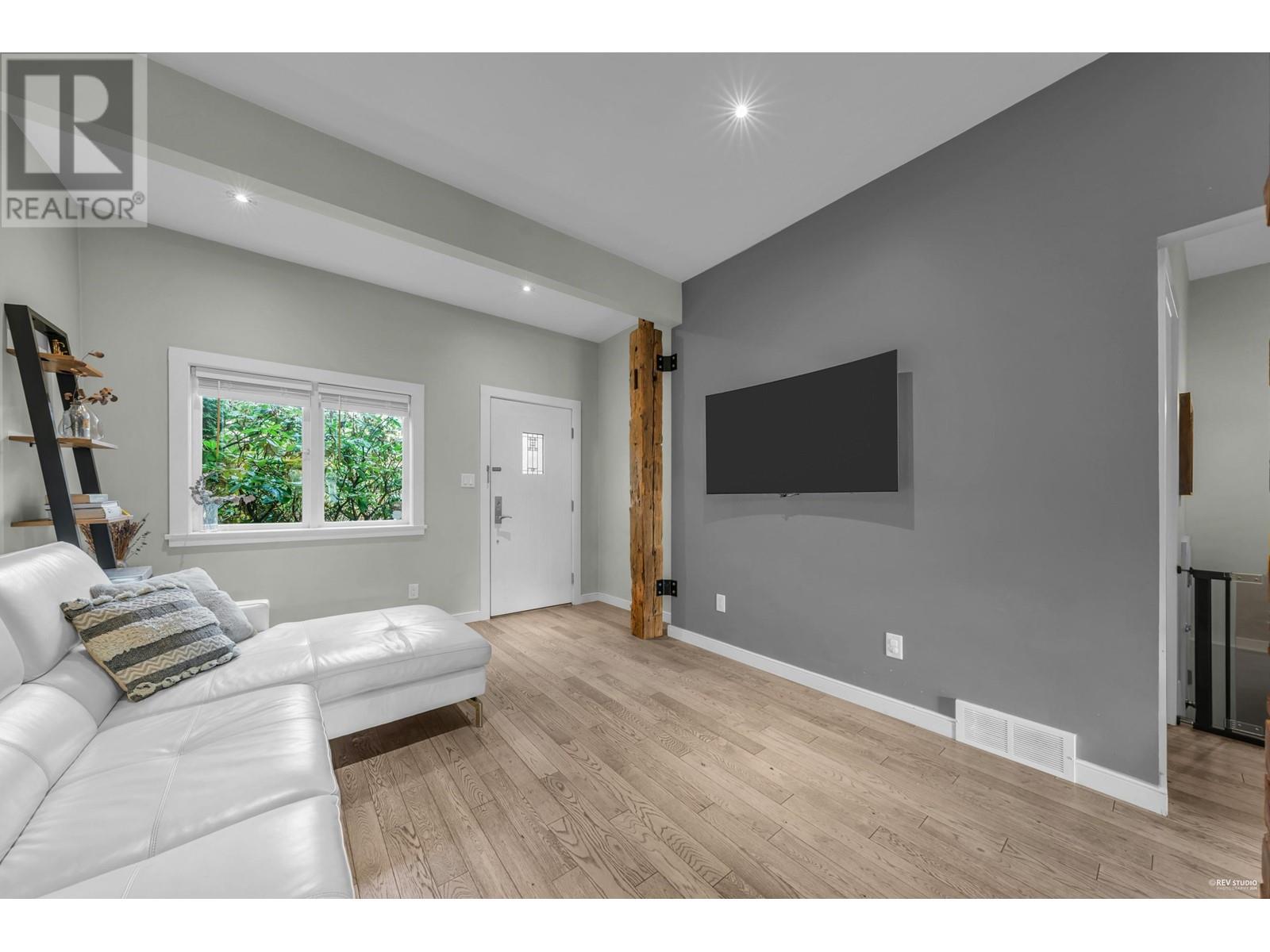 Listing Picture 8 of 40 : 158 E 26TH AVENUE, Vancouver / 溫哥華 - 魯藝地產 Yvonne Lu Group - MLS Medallion Club Member