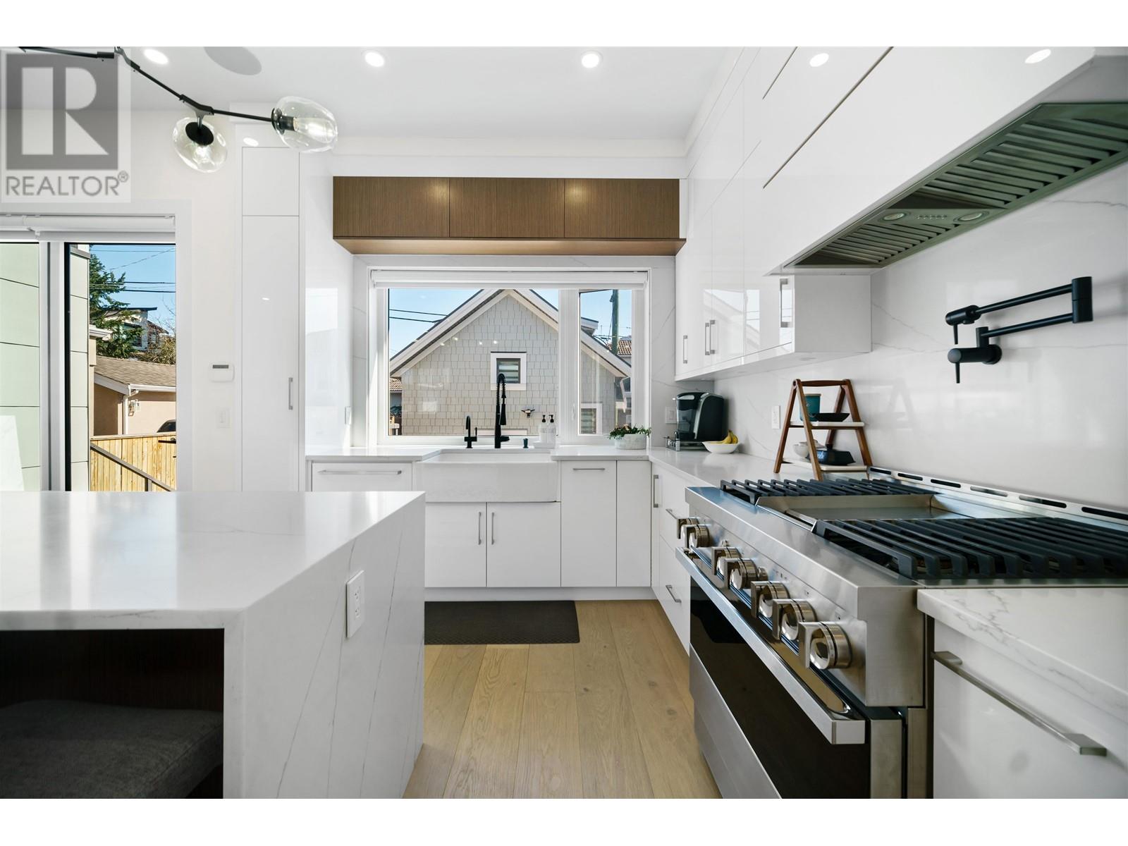 Listing Picture 9 of 33 : 7666 ONTARIO STREET, Vancouver / 溫哥華 - 魯藝地產 Yvonne Lu Group - MLS Medallion Club Member