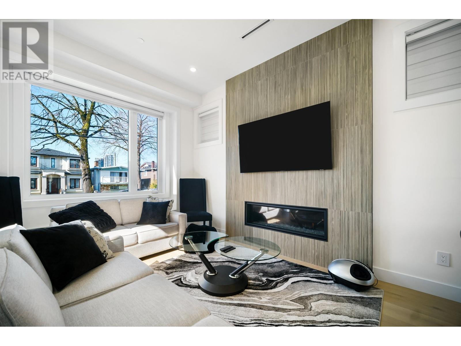 Listing Picture 3 of 33 : 7666 ONTARIO STREET, Vancouver / 溫哥華 - 魯藝地產 Yvonne Lu Group - MLS Medallion Club Member
