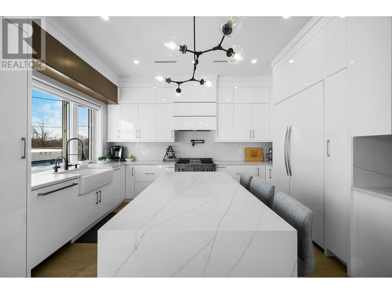Listing Picture 8 of 33 : 7666 ONTARIO STREET, Vancouver / 溫哥華 - 魯藝地產 Yvonne Lu Group - MLS Medallion Club Member
