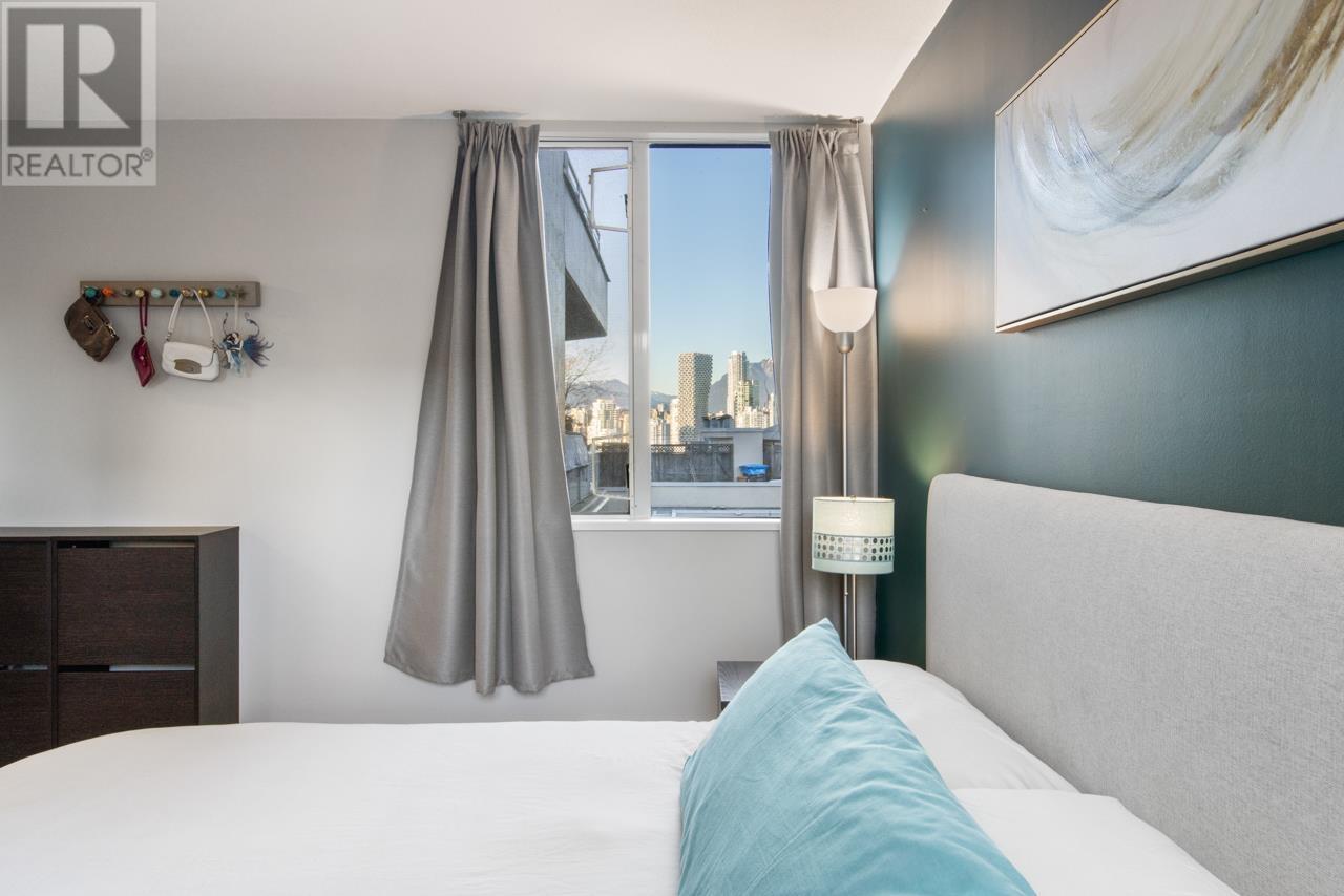 Listing Picture 16 of 29 : 302 1235 W BROADWAY, Vancouver / 溫哥華 - 魯藝地產 Yvonne Lu Group - MLS Medallion Club Member