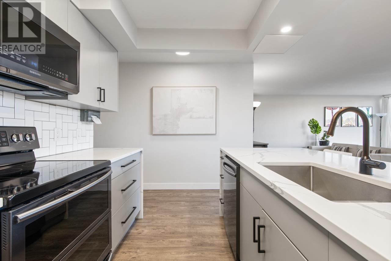 Listing Picture 13 of 29 : 302 1235 W BROADWAY, Vancouver / 溫哥華 - 魯藝地產 Yvonne Lu Group - MLS Medallion Club Member