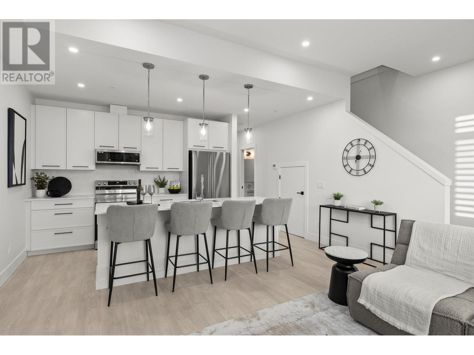 Property at 1228 Pacific Avenue image 4