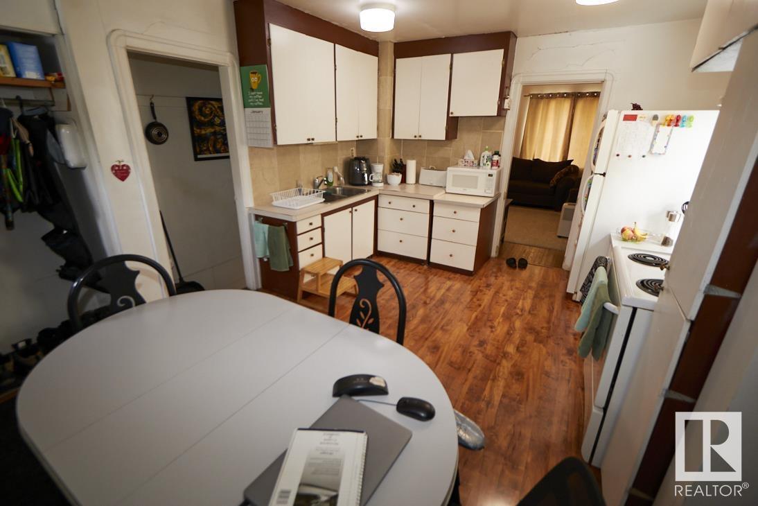 Property at 11422 83 ST NW image 2