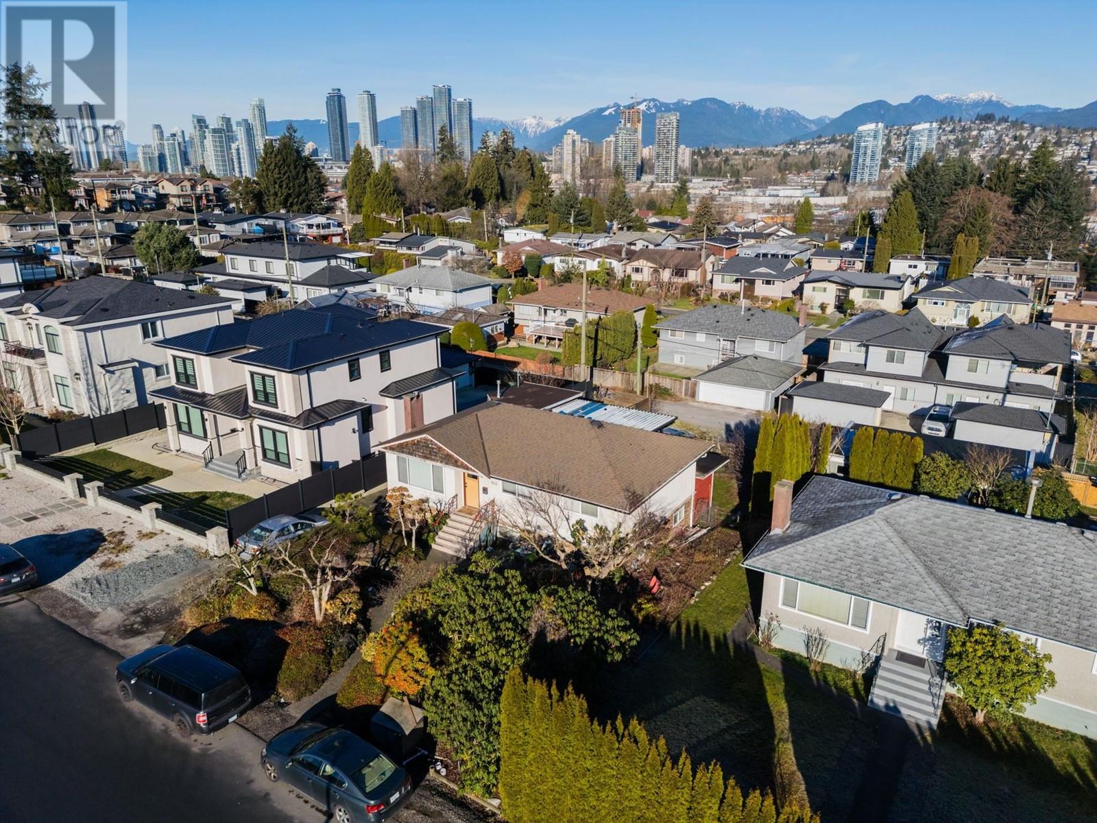 5745 Laurel Street, Burnaby, British Columbia  V5G 1N4 - Photo 14 - R2961061