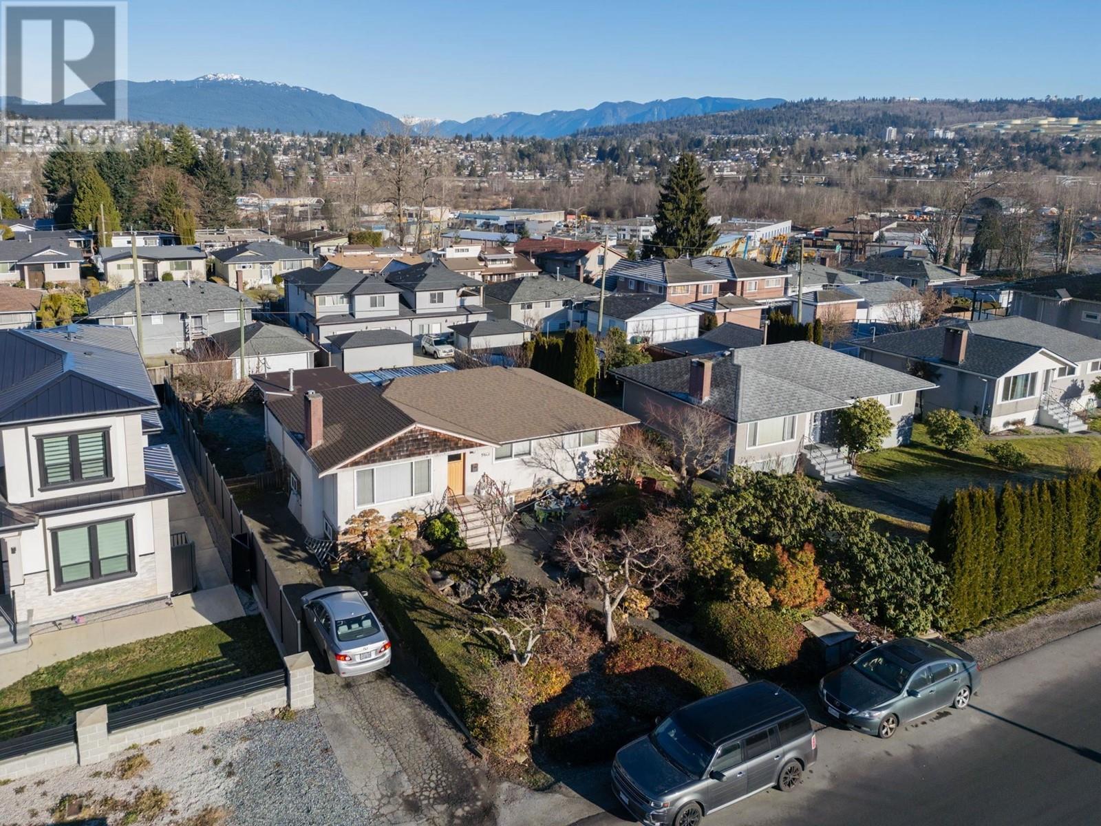 5745 Laurel Street, Burnaby, British Columbia  V5G 1N4 - Photo 13 - R2961061