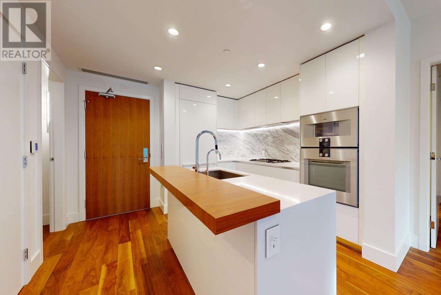 Property at 208 7428 ALBERTA STREET image 3