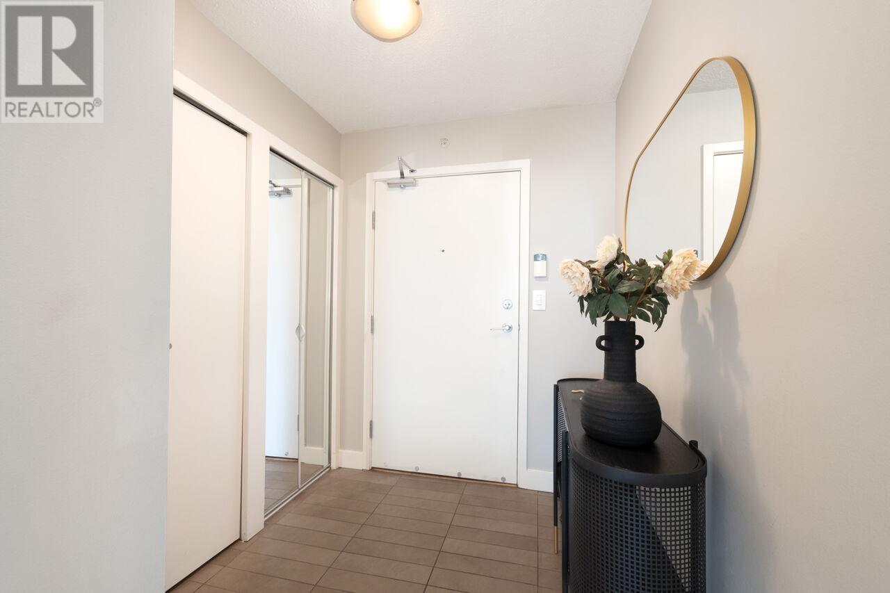 Listing Picture 20 of 40 : 802 33 SMITHE STREET, Vancouver / 溫哥華 - 魯藝地產 Yvonne Lu Group - MLS Medallion Club Member