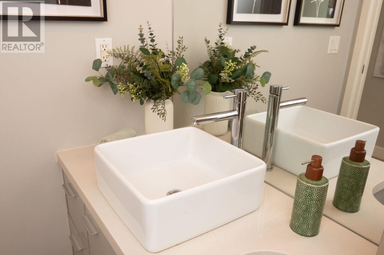 Listing Picture 27 of 40 : 802 33 SMITHE STREET, Vancouver / 溫哥華 - 魯藝地產 Yvonne Lu Group - MLS Medallion Club Member