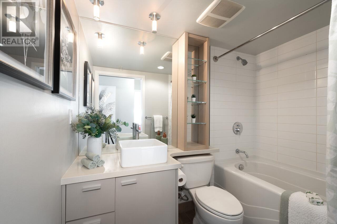 Listing Picture 26 of 40 : 802 33 SMITHE STREET, Vancouver / 溫哥華 - 魯藝地產 Yvonne Lu Group - MLS Medallion Club Member