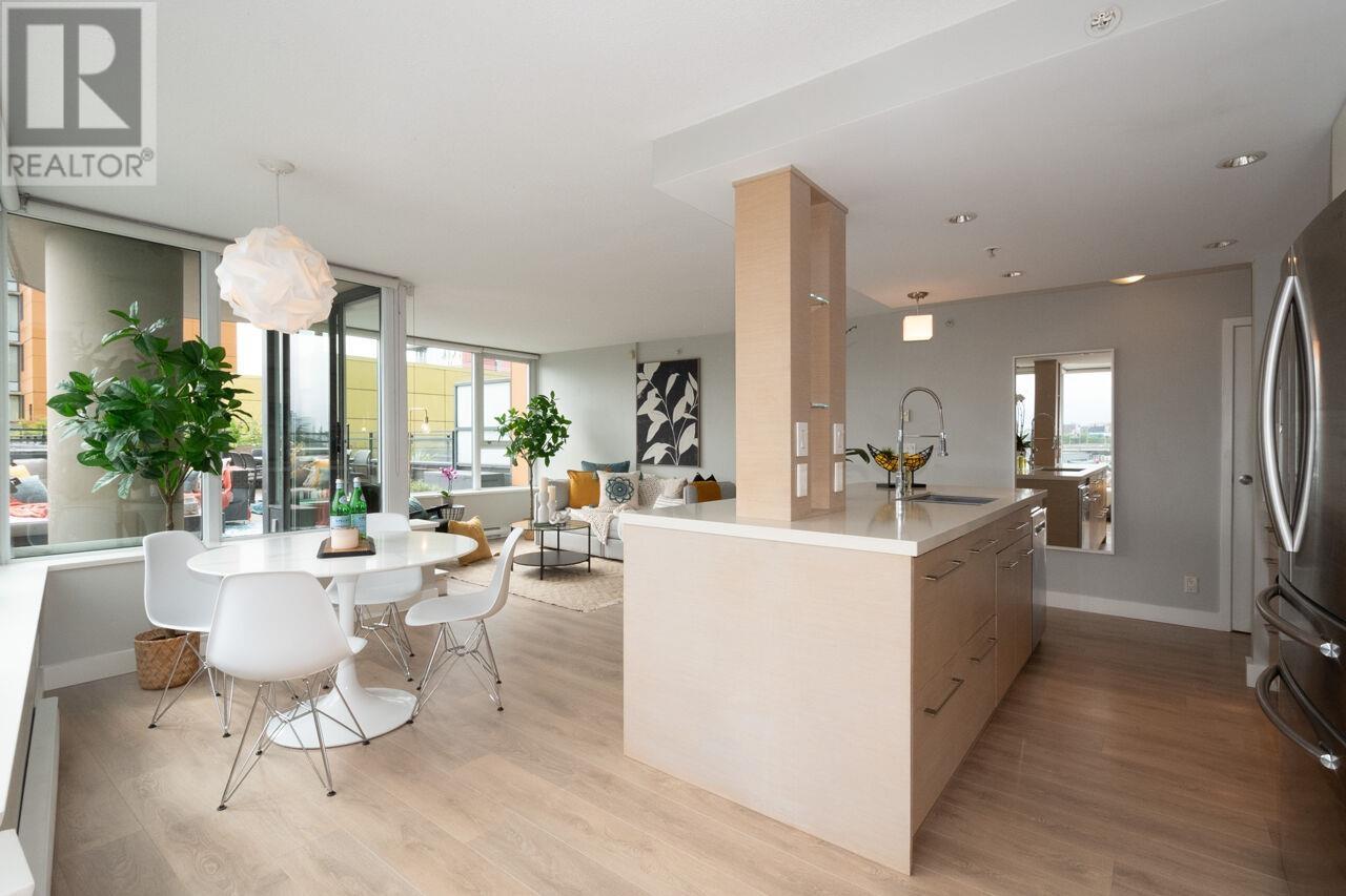 Listing Picture 13 of 40 : 802 33 SMITHE STREET, Vancouver / 溫哥華 - 魯藝地產 Yvonne Lu Group - MLS Medallion Club Member