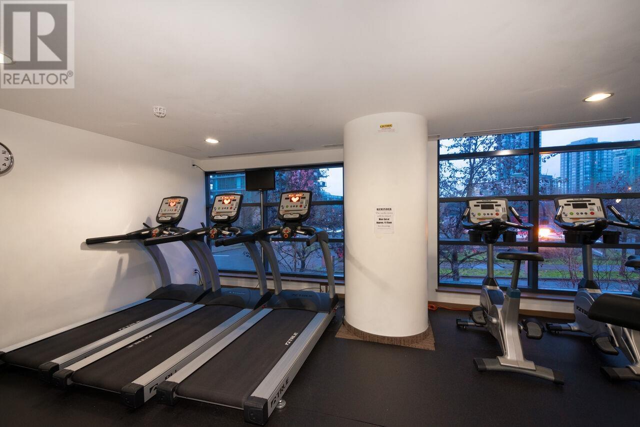 Listing Picture 31 of 40 : 802 33 SMITHE STREET, Vancouver / 溫哥華 - 魯藝地產 Yvonne Lu Group - MLS Medallion Club Member