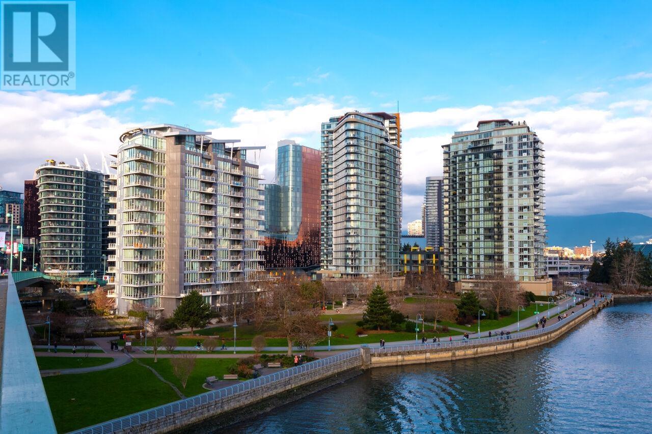 Listing Picture 36 of 40 : 802 33 SMITHE STREET, Vancouver / 溫哥華 - 魯藝地產 Yvonne Lu Group - MLS Medallion Club Member