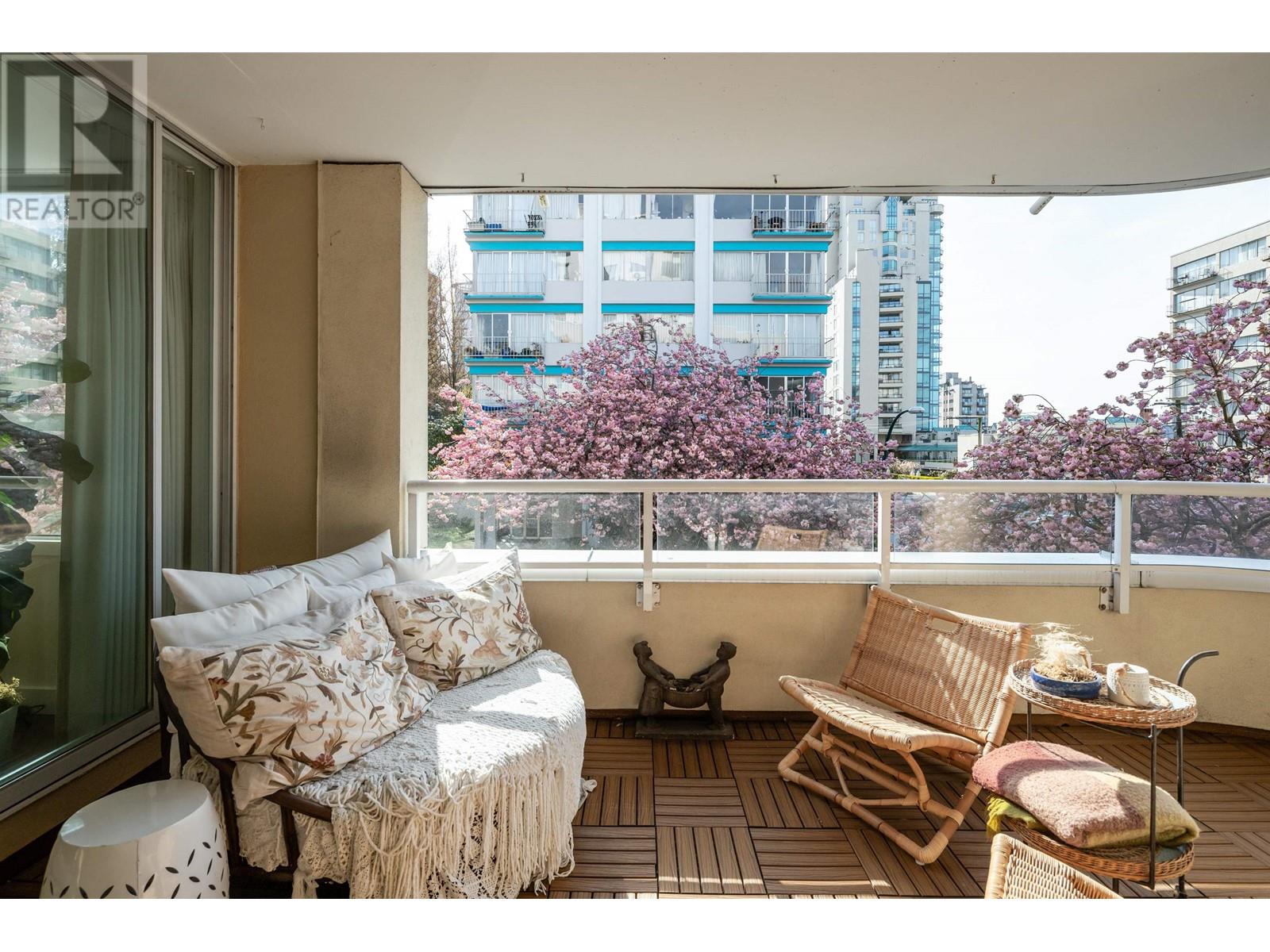 Listing Picture 23 of 31 : 302 1406 HARWOOD STREET, Vancouver / 溫哥華 - 魯藝地產 Yvonne Lu Group - MLS Medallion Club Member