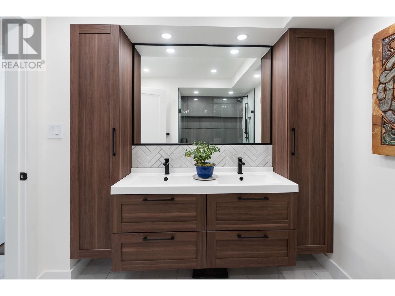 Listing Picture 12 of 31 : 302 1406 HARWOOD STREET, Vancouver / 溫哥華 - 魯藝地產 Yvonne Lu Group - MLS Medallion Club Member