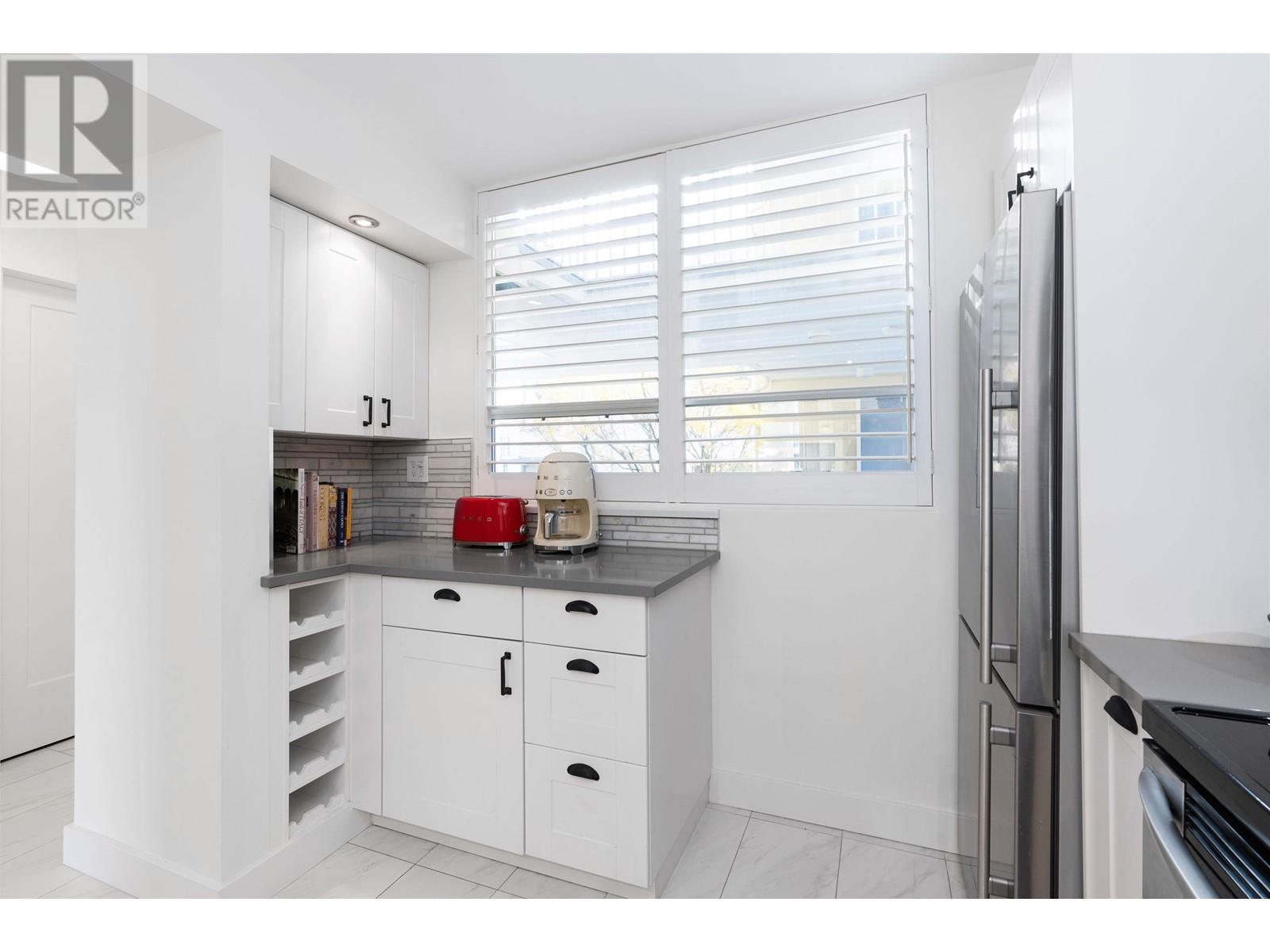 Listing Picture 18 of 31 : 302 1406 HARWOOD STREET, Vancouver / 溫哥華 - 魯藝地產 Yvonne Lu Group - MLS Medallion Club Member