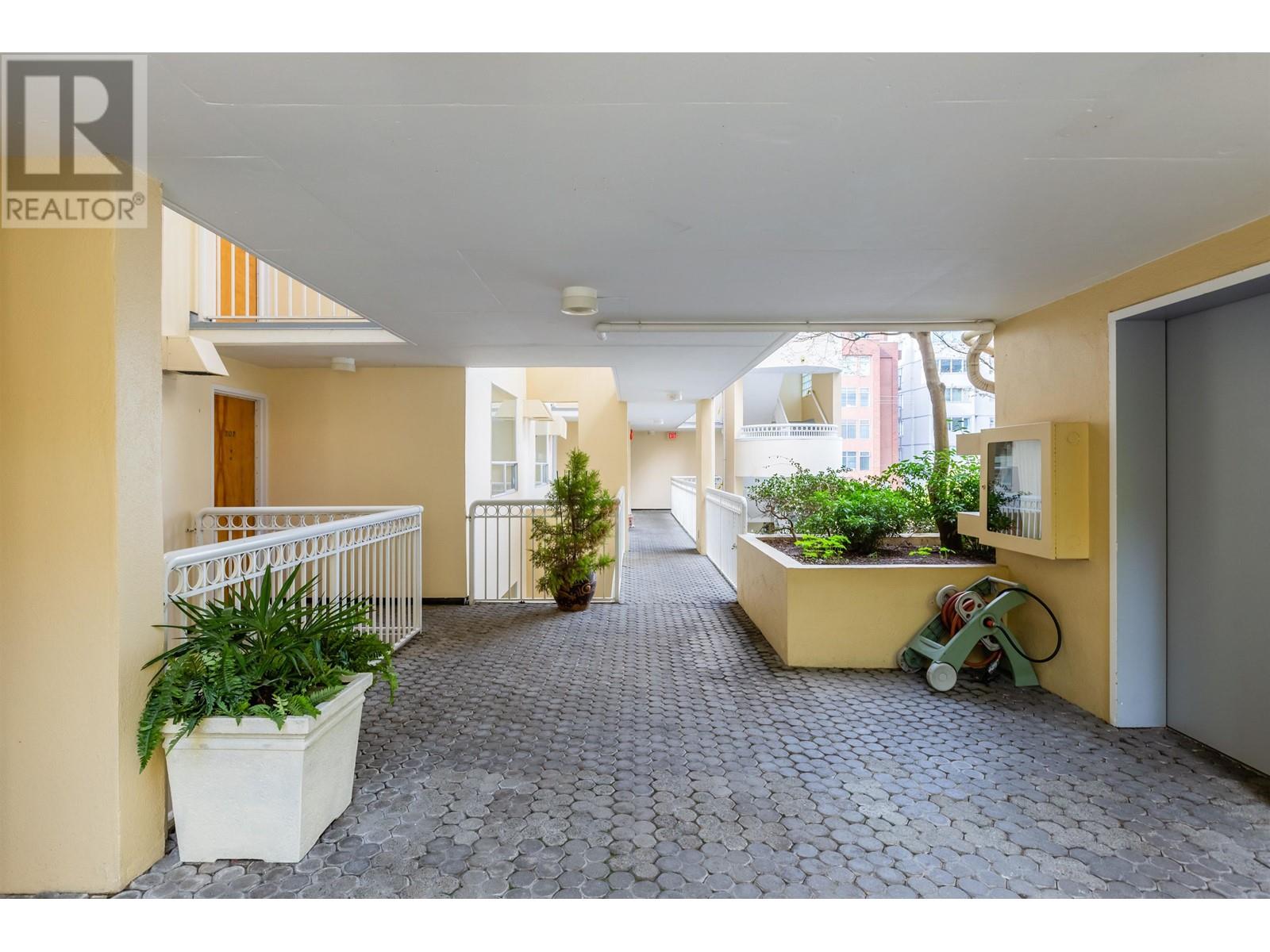 Listing Picture 25 of 31 : 302 1406 HARWOOD STREET, Vancouver / 溫哥華 - 魯藝地產 Yvonne Lu Group - MLS Medallion Club Member