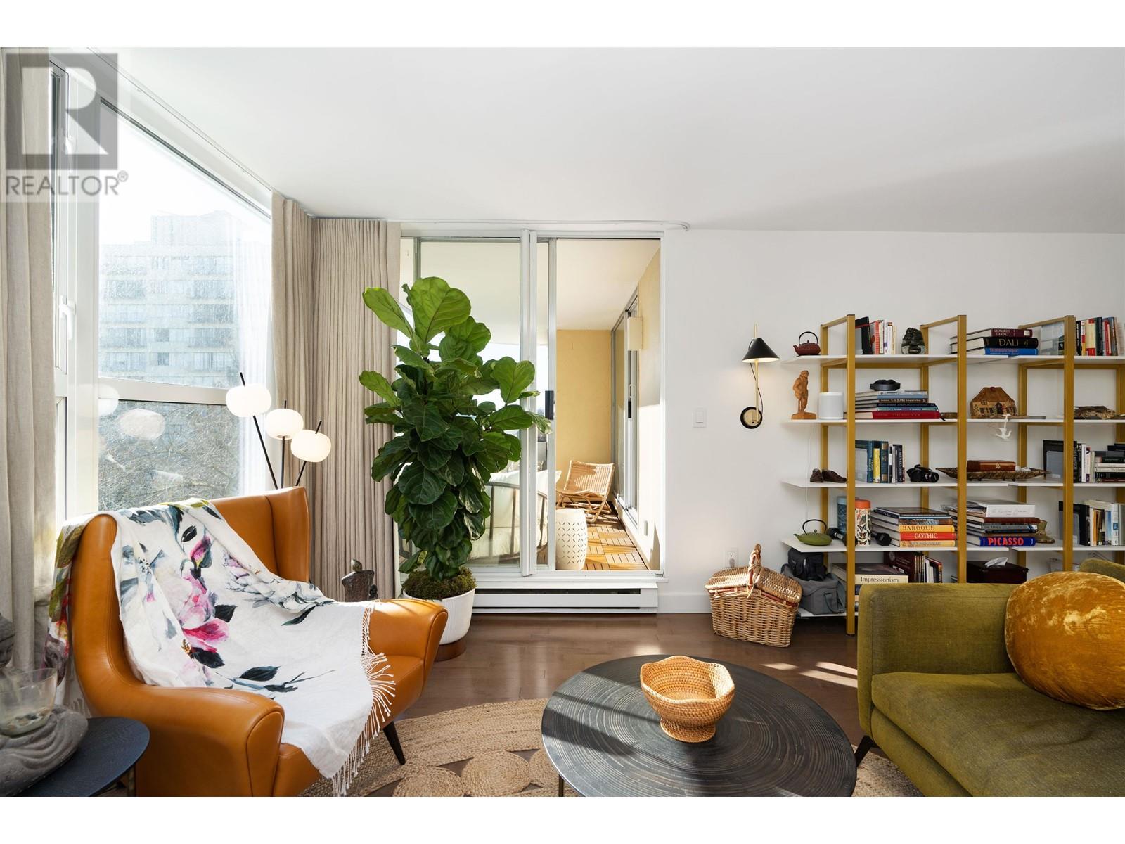 Listing Picture 3 of 31 : 302 1406 HARWOOD STREET, Vancouver / 溫哥華 - 魯藝地產 Yvonne Lu Group - MLS Medallion Club Member