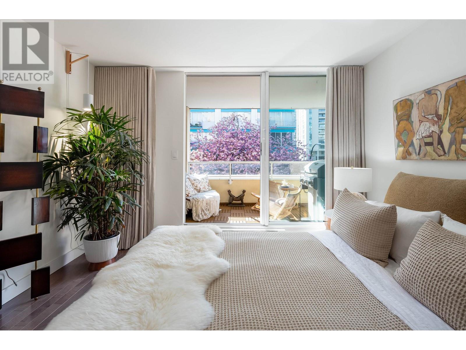 Listing Picture 9 of 31 : 302 1406 HARWOOD STREET, Vancouver / 溫哥華 - 魯藝地產 Yvonne Lu Group - MLS Medallion Club Member