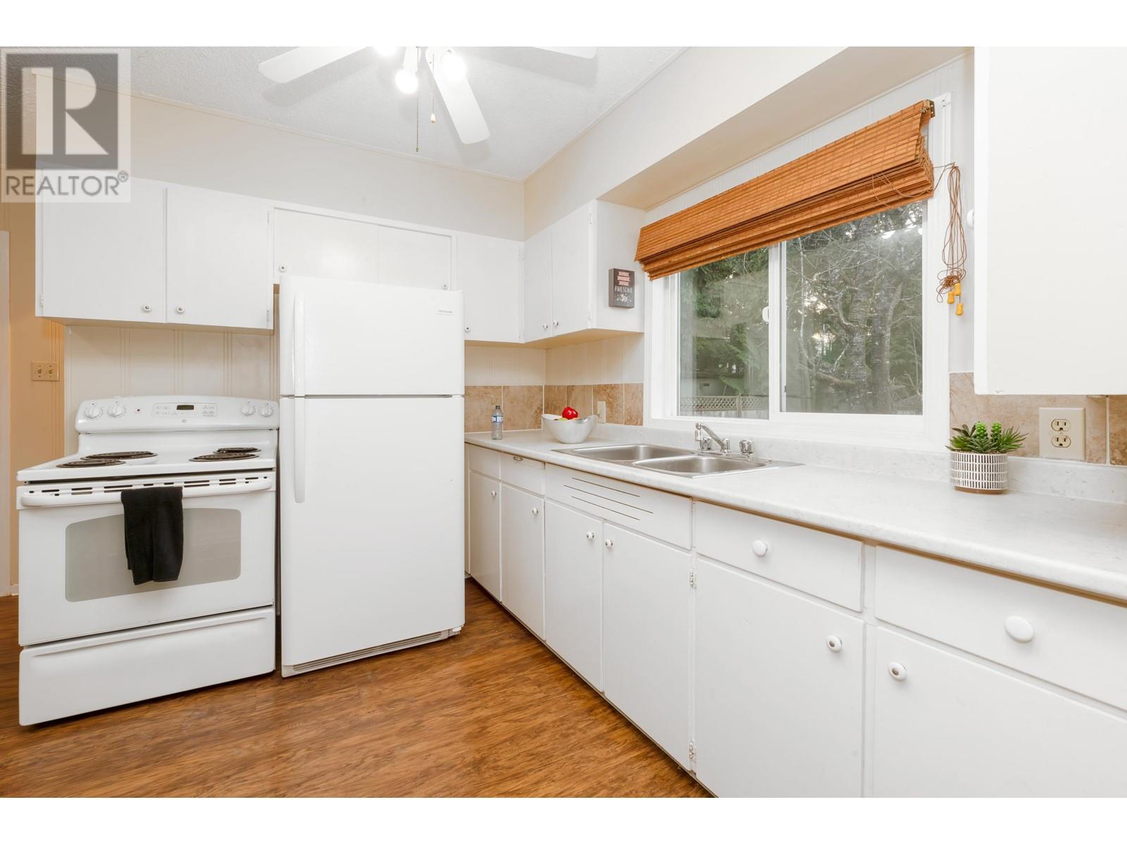 Property at 23118 SLAGER AVENUE image 4