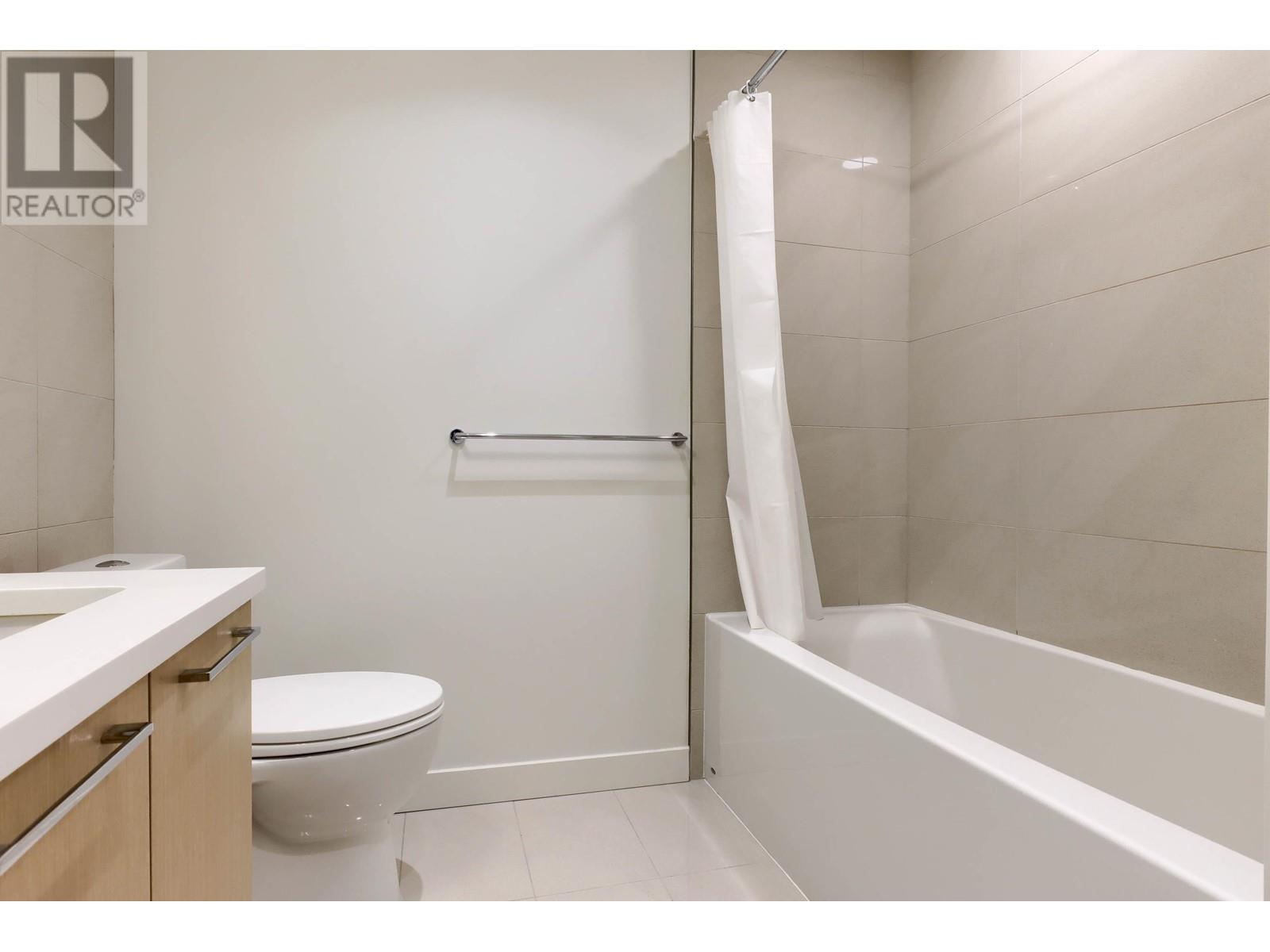 Listing Picture 13 of 35 : 114 4033 MAY DRIVE, Richmond / 烈治文 - 魯藝地產 Yvonne Lu Group - MLS Medallion Club Member