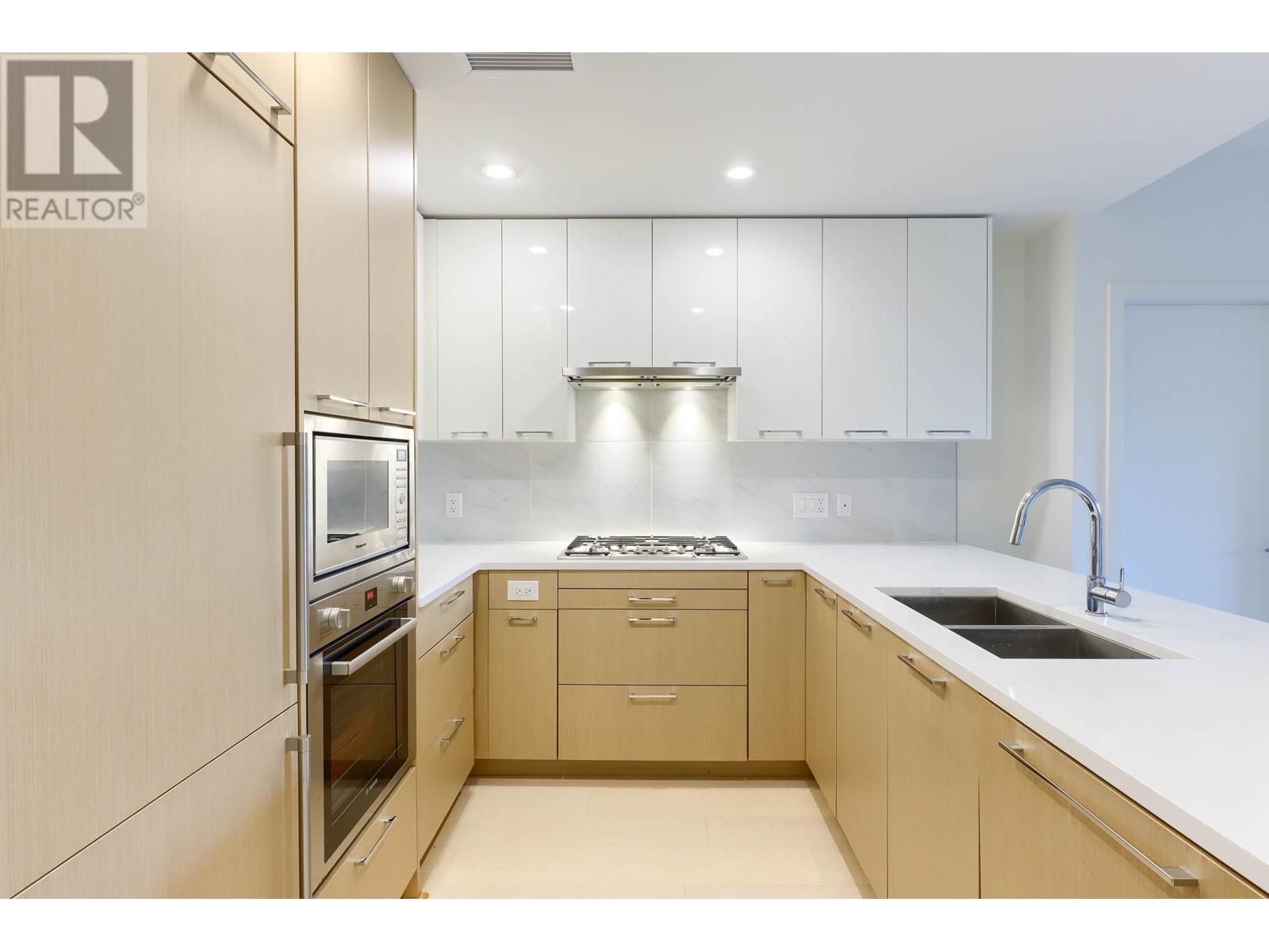 Listing Picture 15 of 35 : 114 4033 MAY DRIVE, Richmond / 烈治文 - 魯藝地產 Yvonne Lu Group - MLS Medallion Club Member