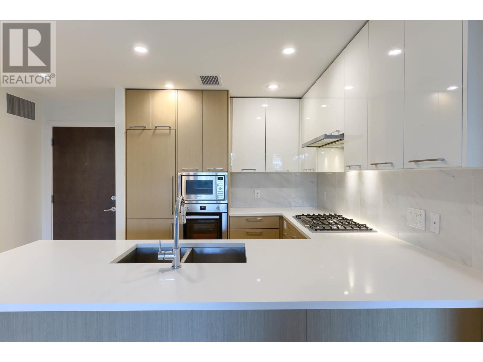 Listing Picture 18 of 35 : 114 4033 MAY DRIVE, Richmond / 烈治文 - 魯藝地產 Yvonne Lu Group - MLS Medallion Club Member